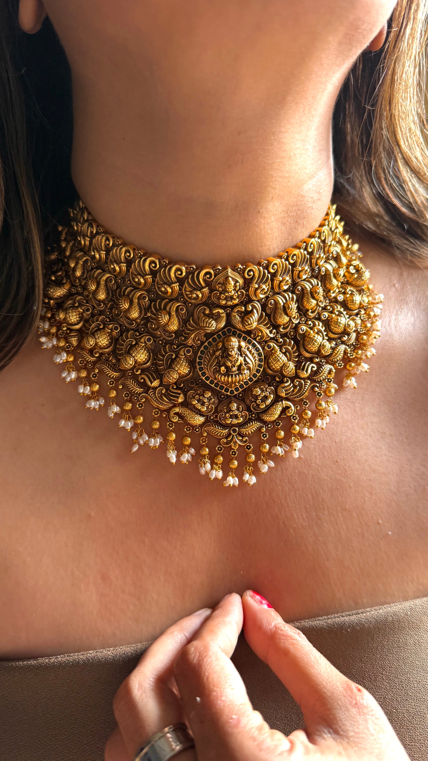 Goddess Laxmi inspired emerald nakshi choker