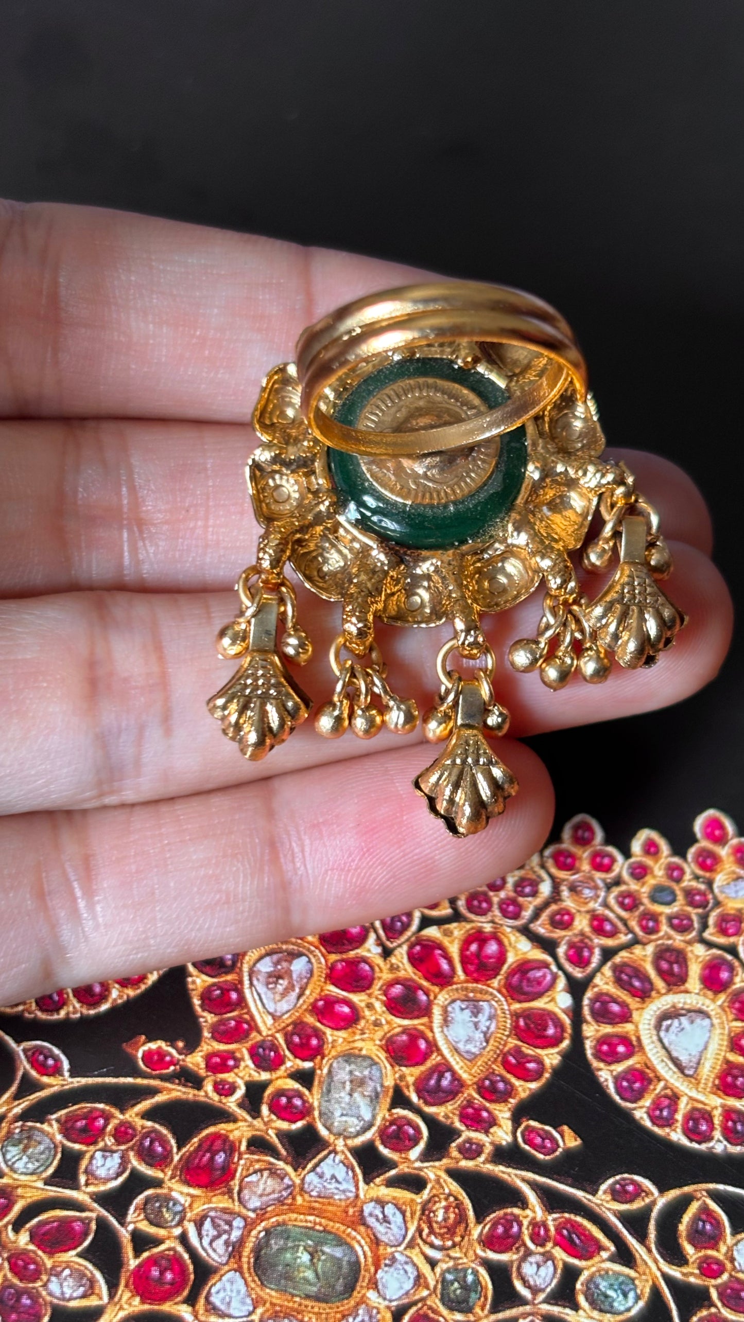 Emerald inlay nakashi with rani pink adjustable ring