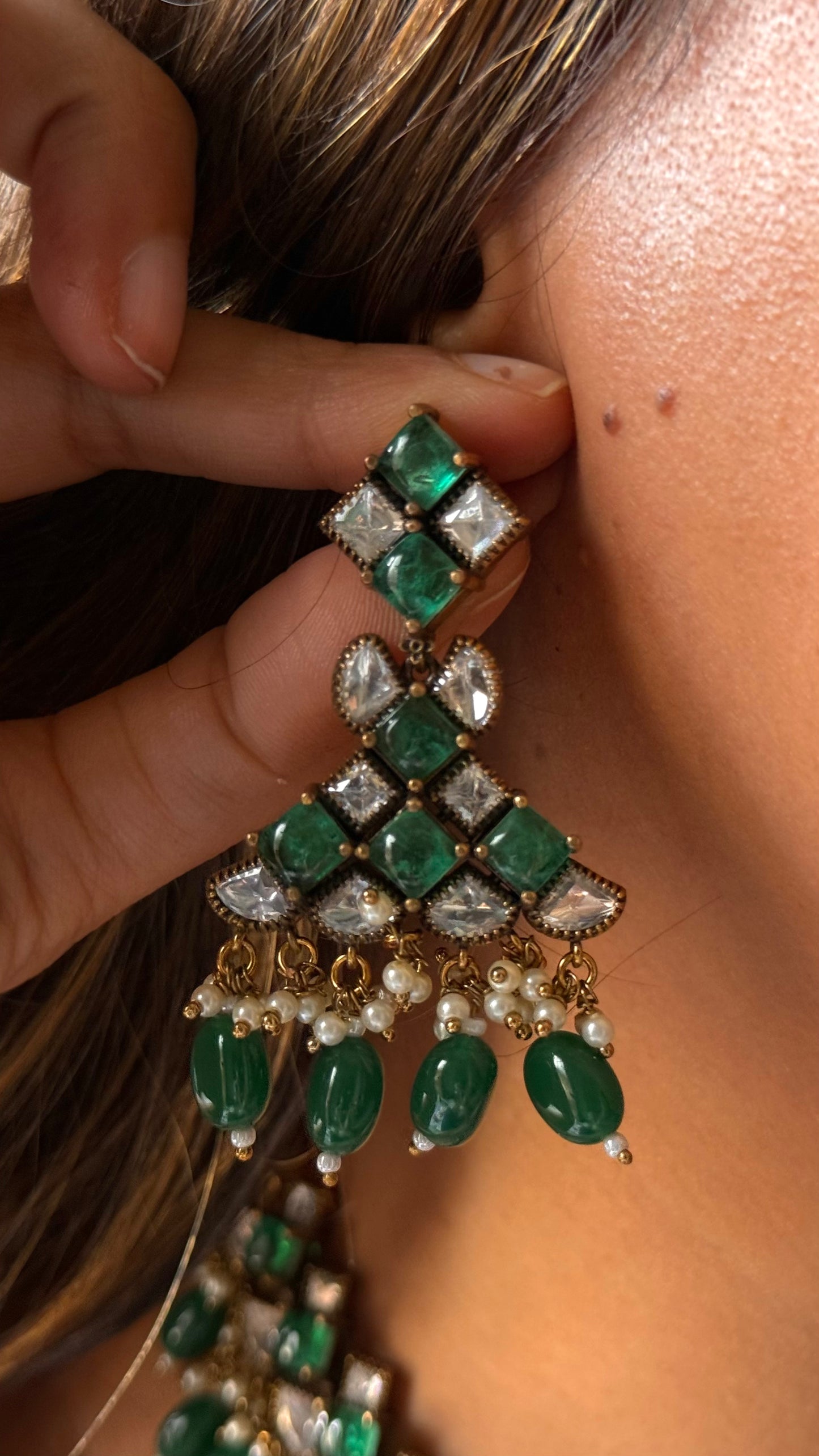 Emerald doublets with drops collar necklace