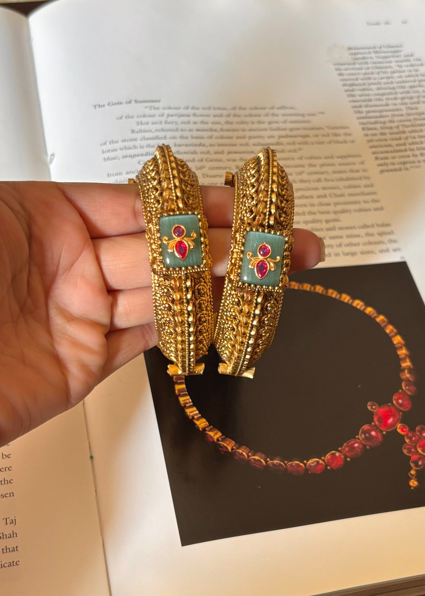 Mint inlay stone rajwadi bangles