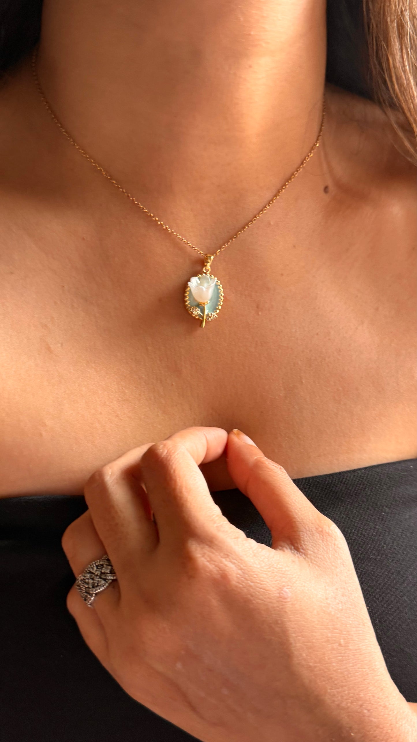 Carved Mother of Pearl Flower Pendant Necklace