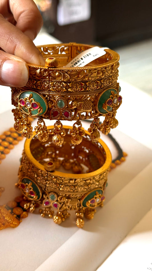 Mint rajwada Kada with ghungroo  bangles