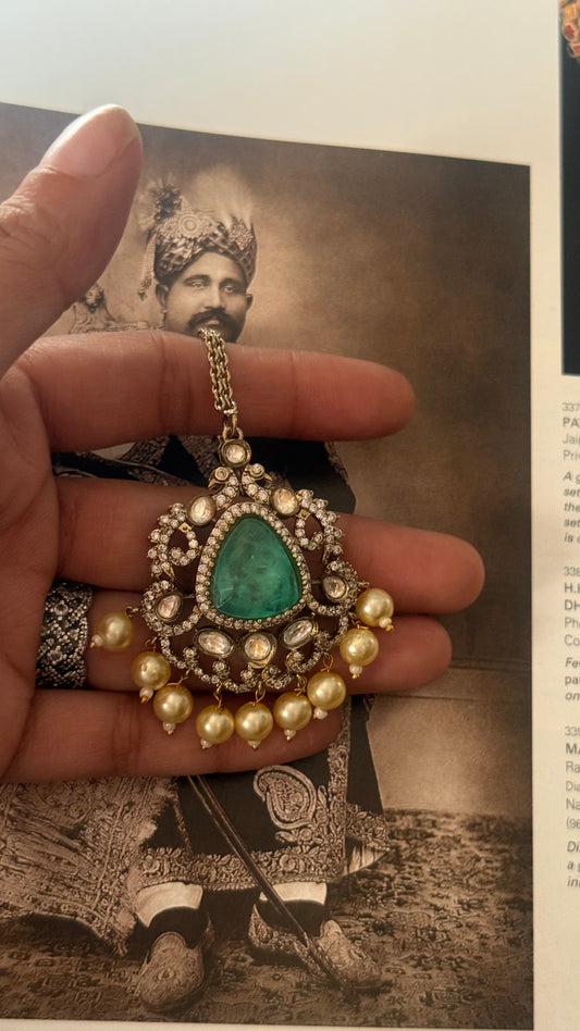 Mint doublet with pearl detailing maangtika