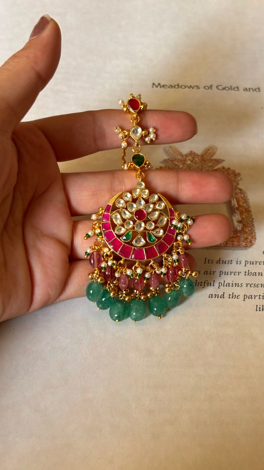 Handmade paachi kundan chaand Maangtika