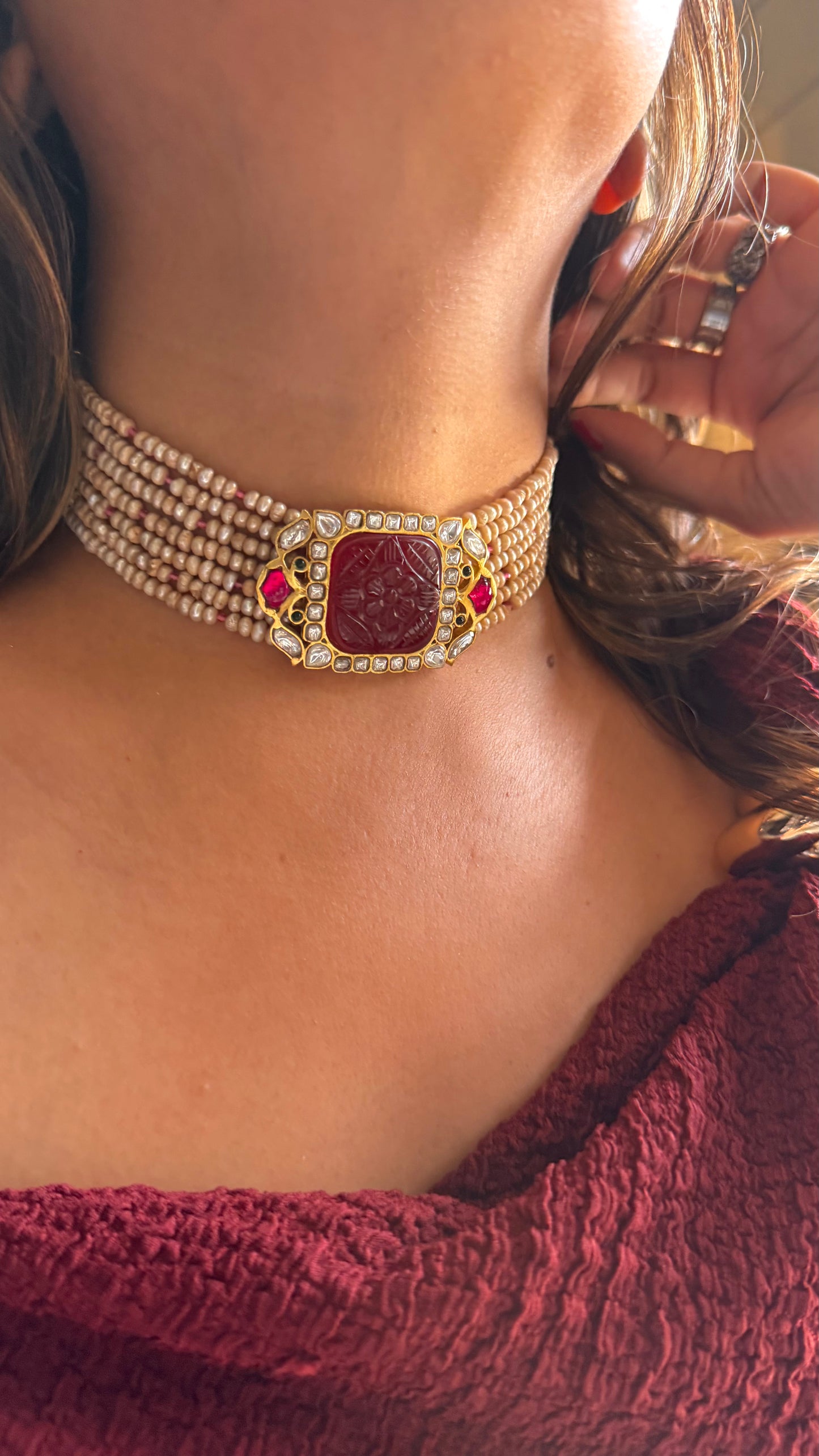 Carving stone Ruby choker necklace