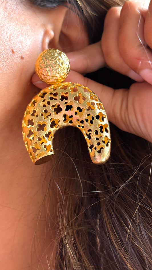 24kt Dubai Gold inspired gold Dnaglers with net detailing
