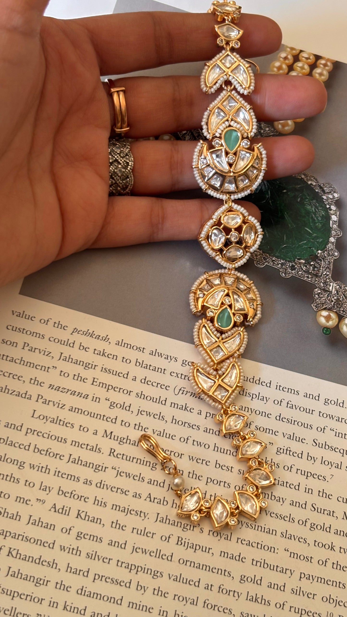Mint Pachi Kundan Mathapati