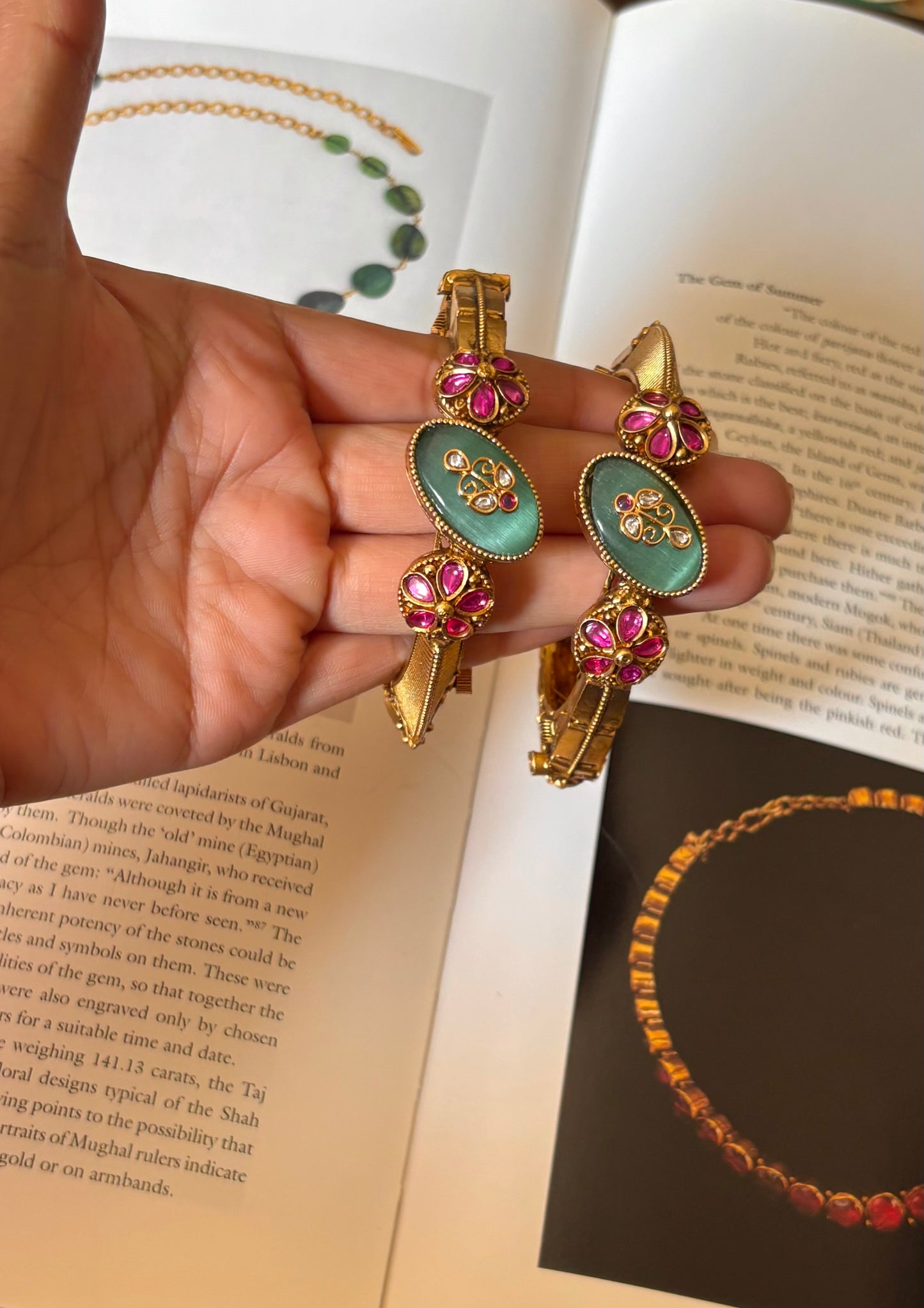 Mint inlay & rani floral bangdi