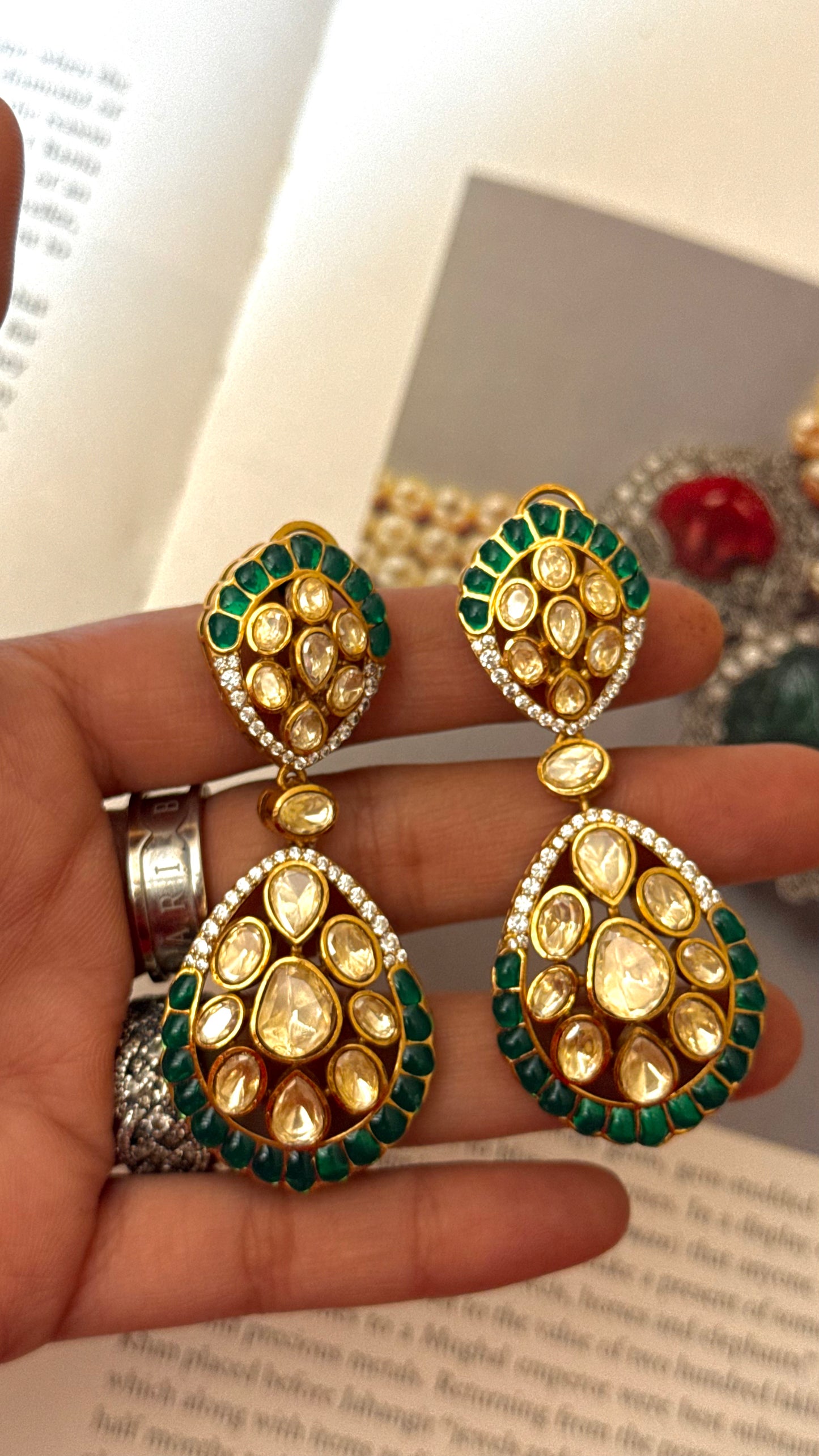 Emerald takkar peeli polki dnaglers