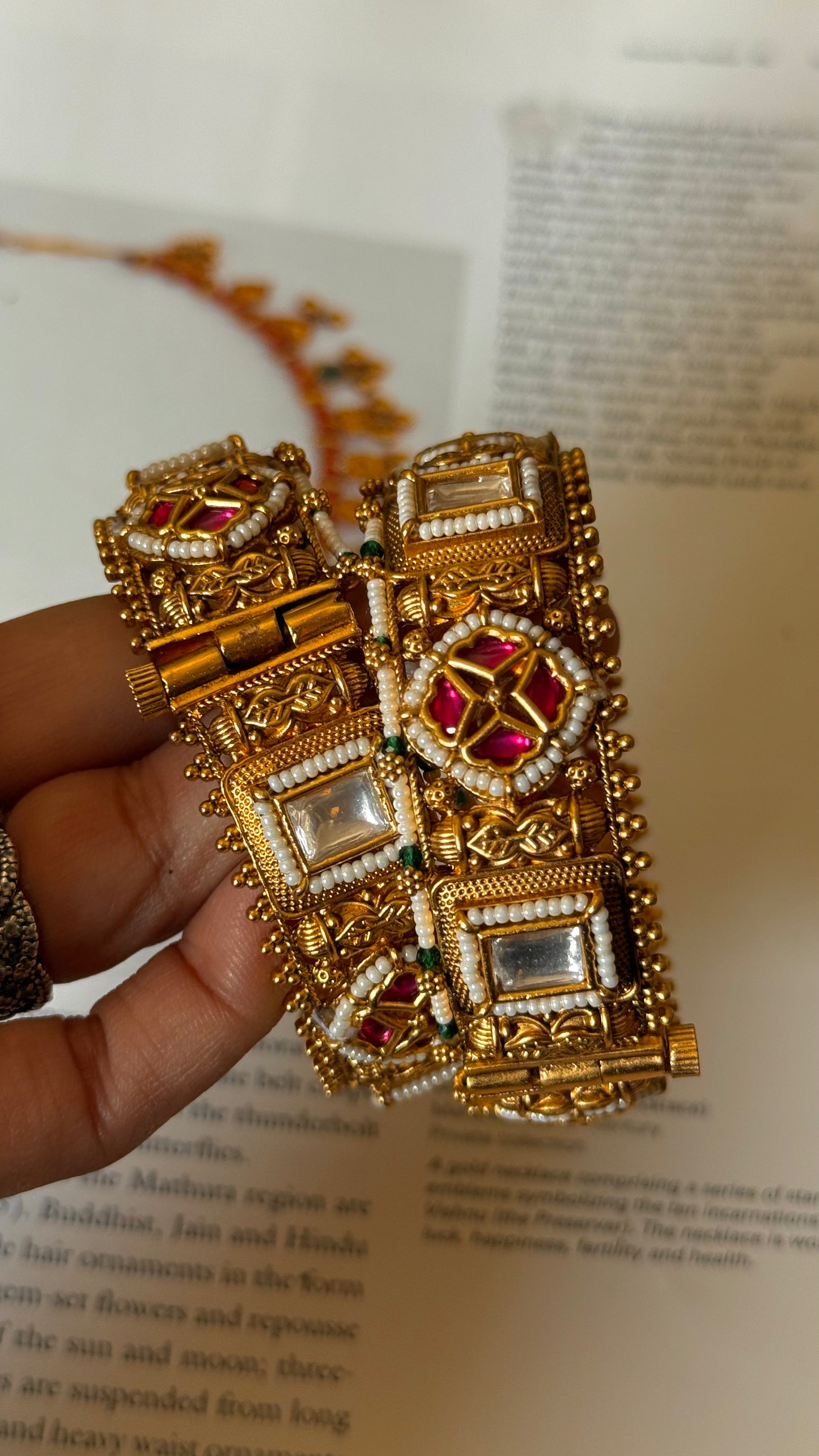 Ruby uncut polki rajwada bangles