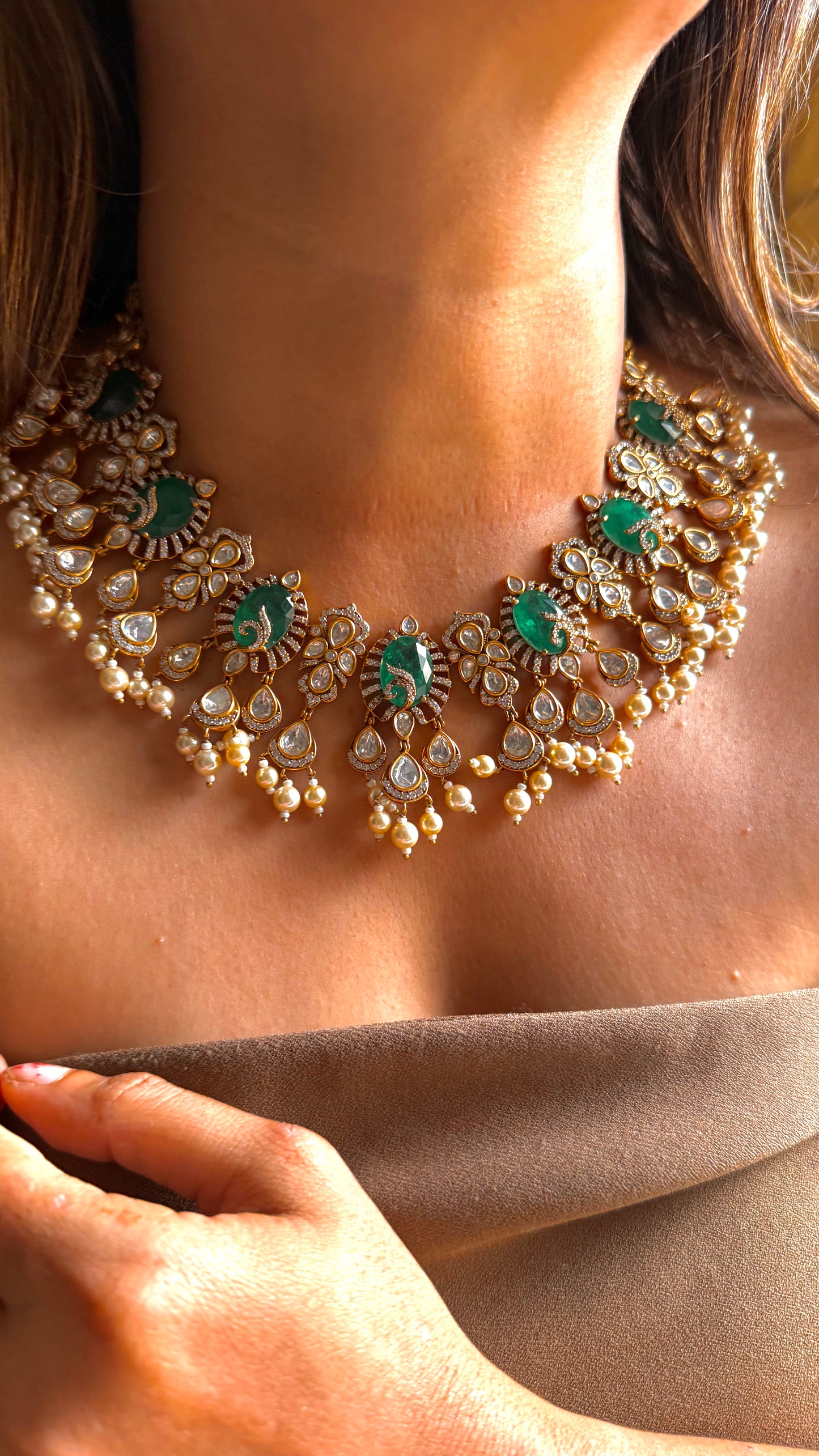Emerald victorian designer collar necklace with pearl detailing