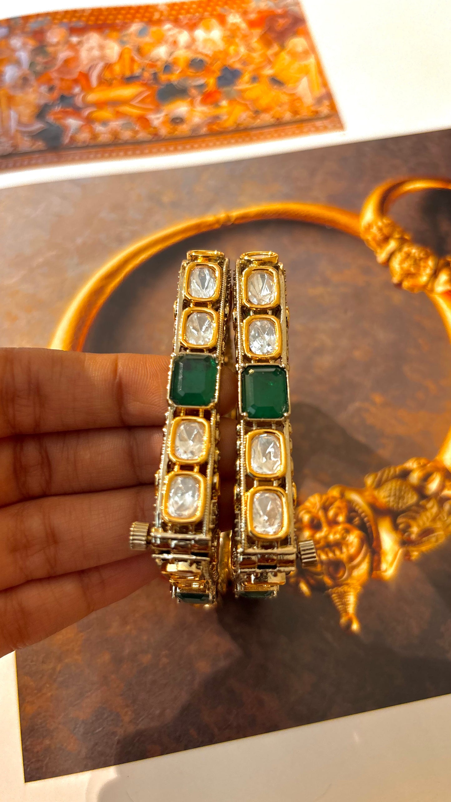 Emerald square shape Victorian dual polish bangdi