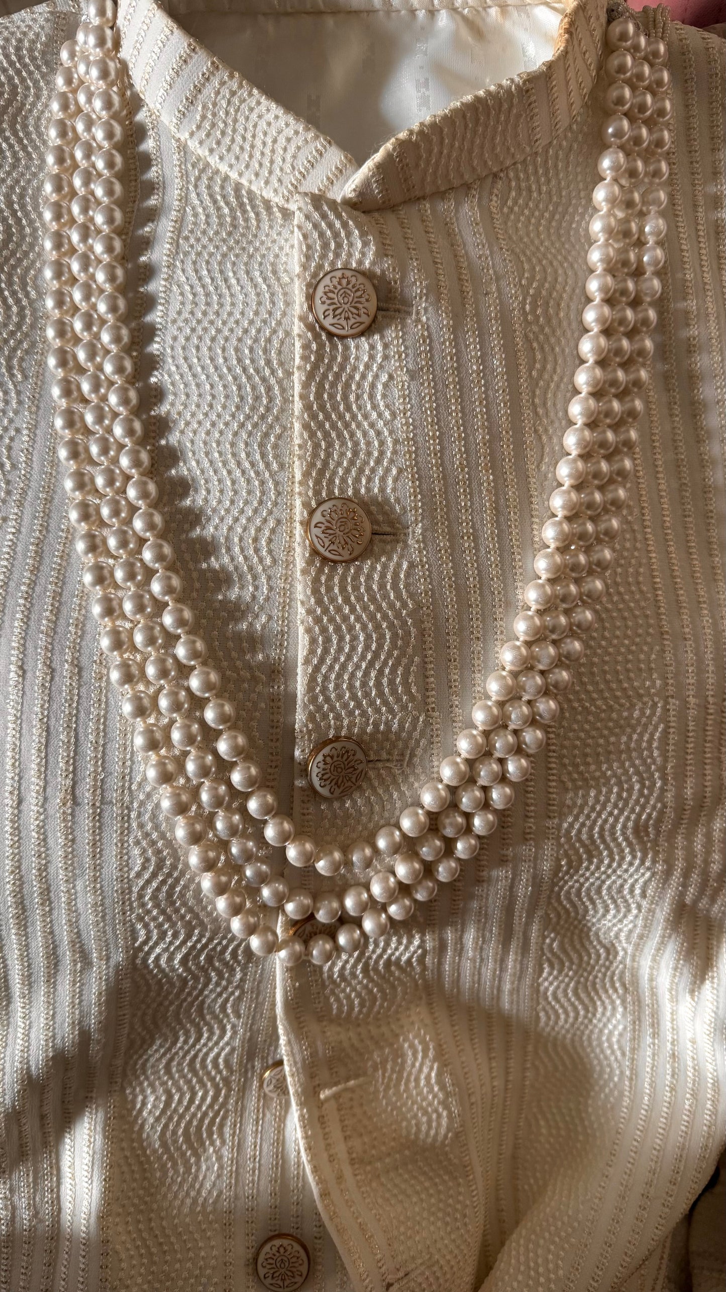 Tripple line white Pearls string
