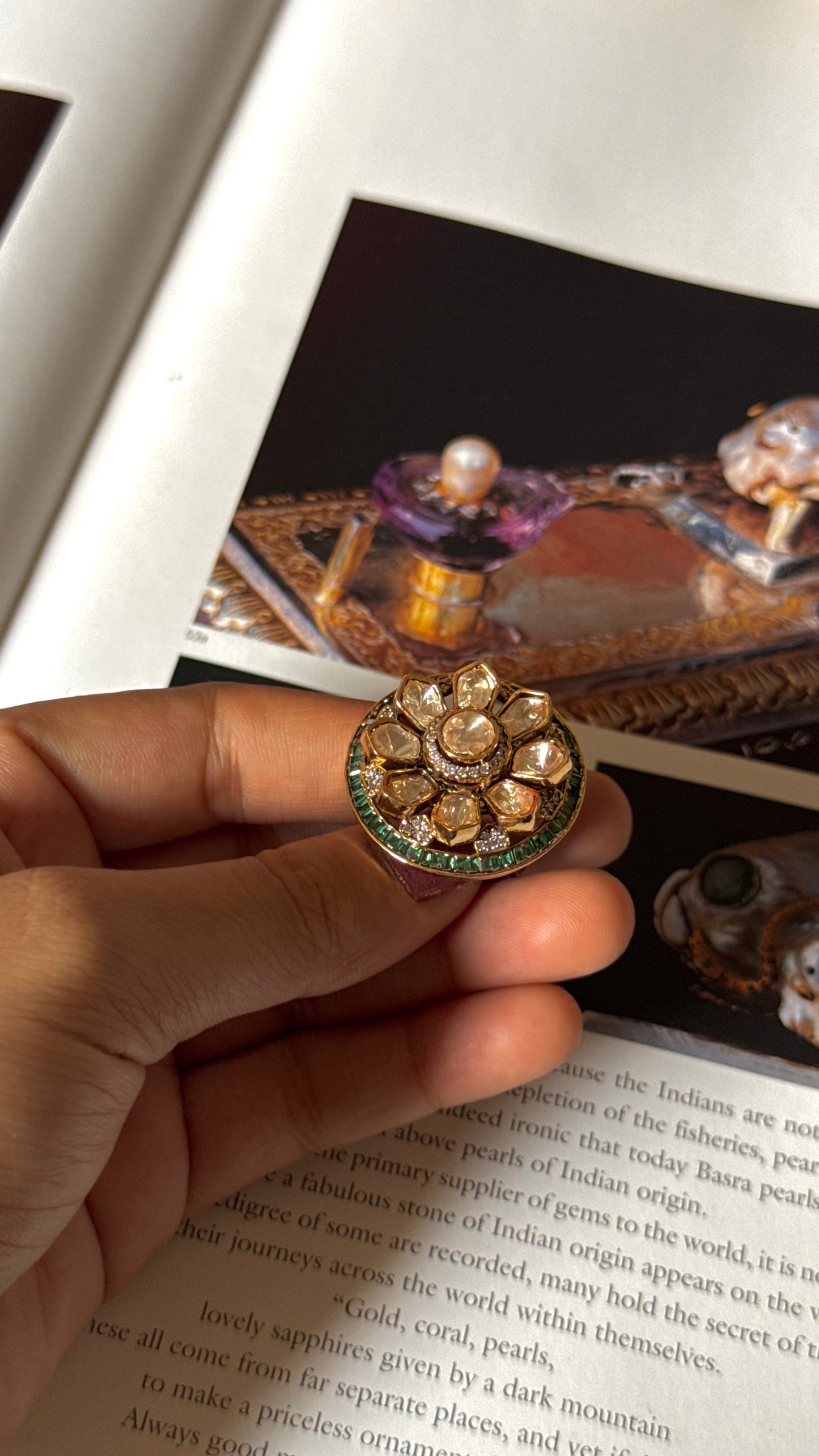 Uncut peeli polki emerald floral ring