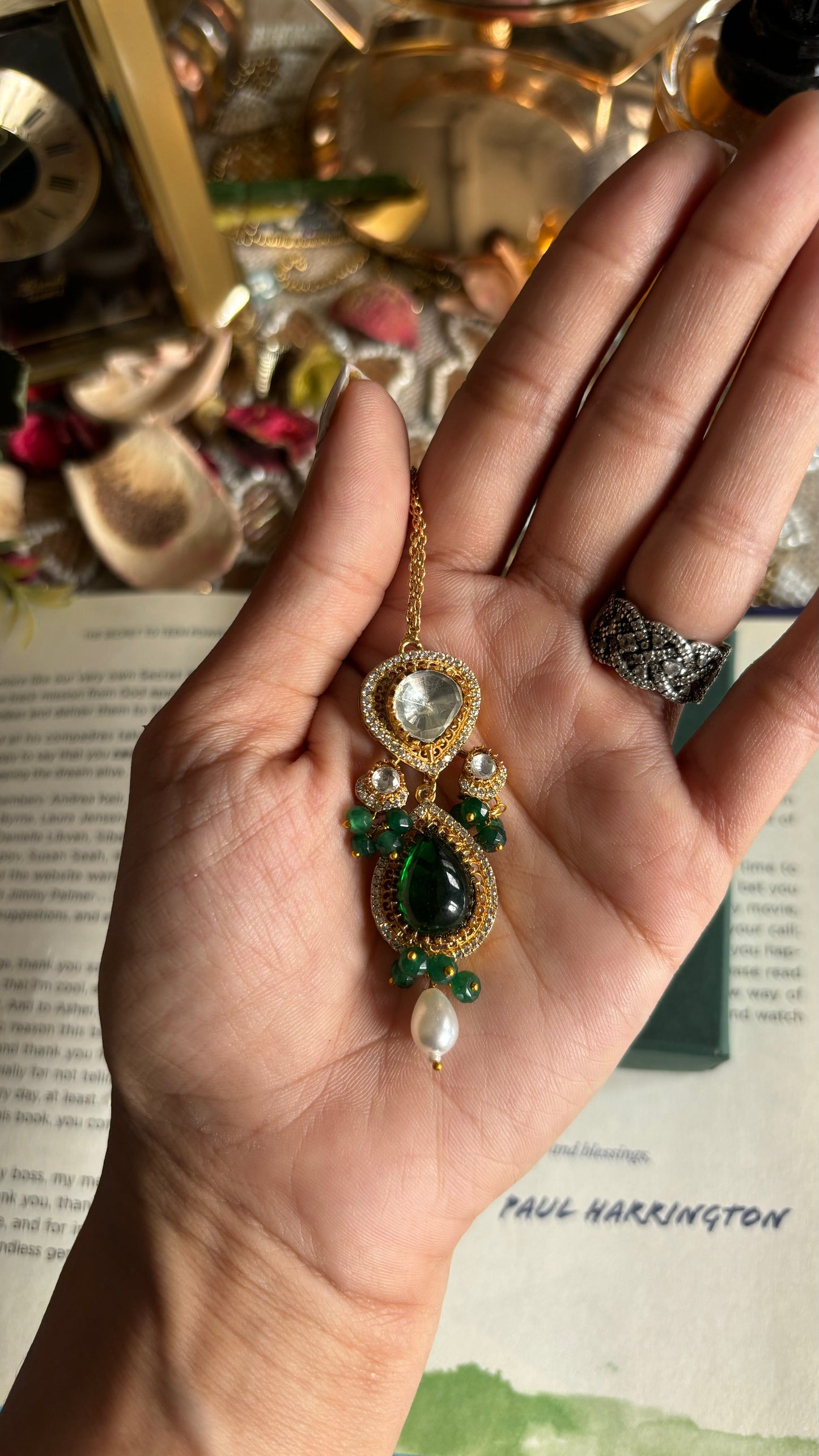 Drop shape emerald gold maangtika
