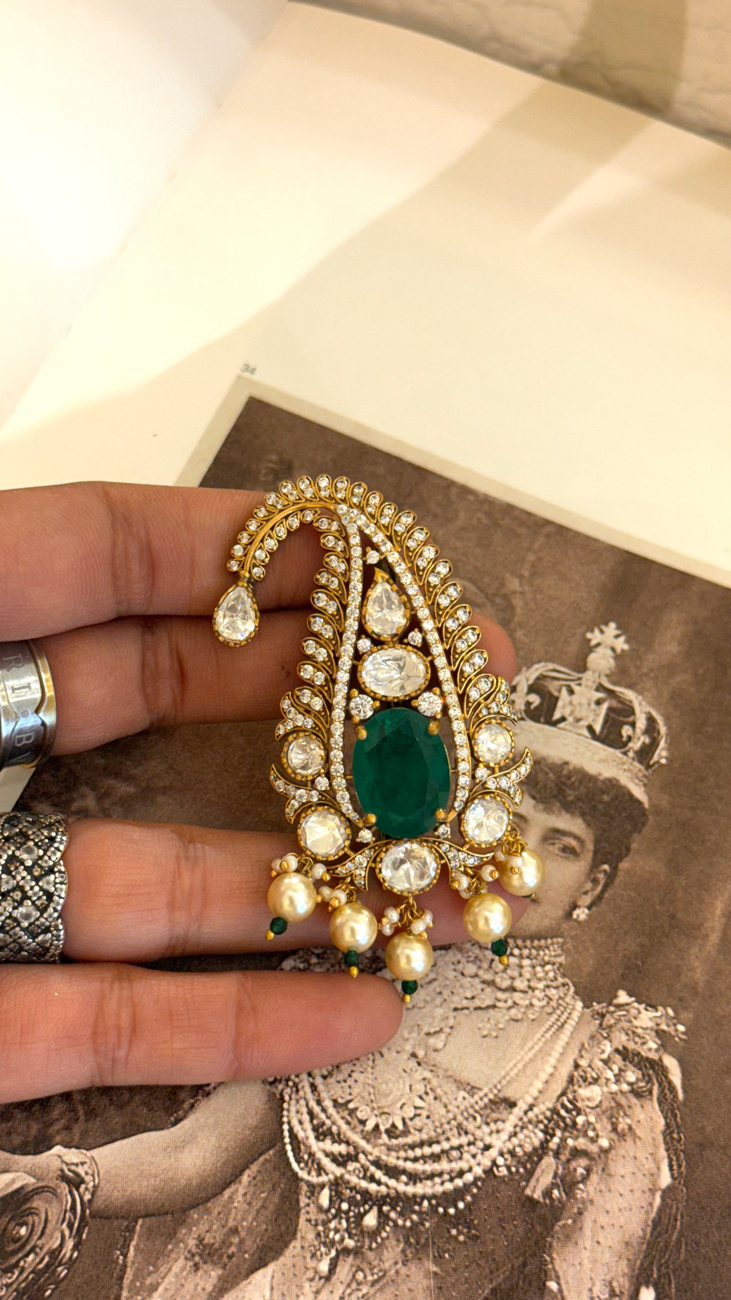 Emerald doublet moissanite kalgi