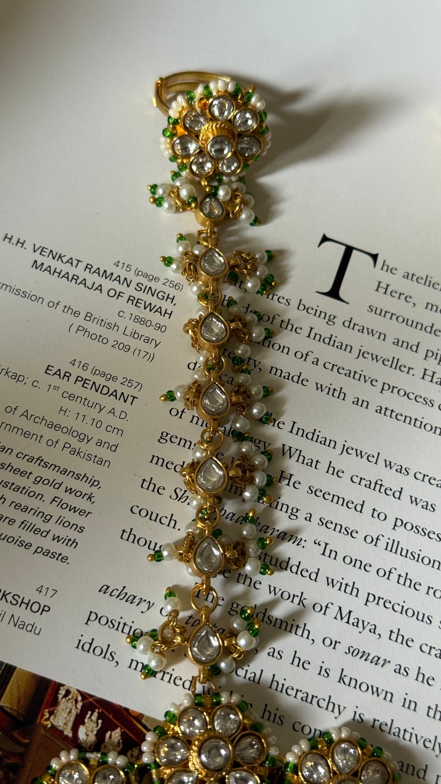 Floral paachi kundan hath phool