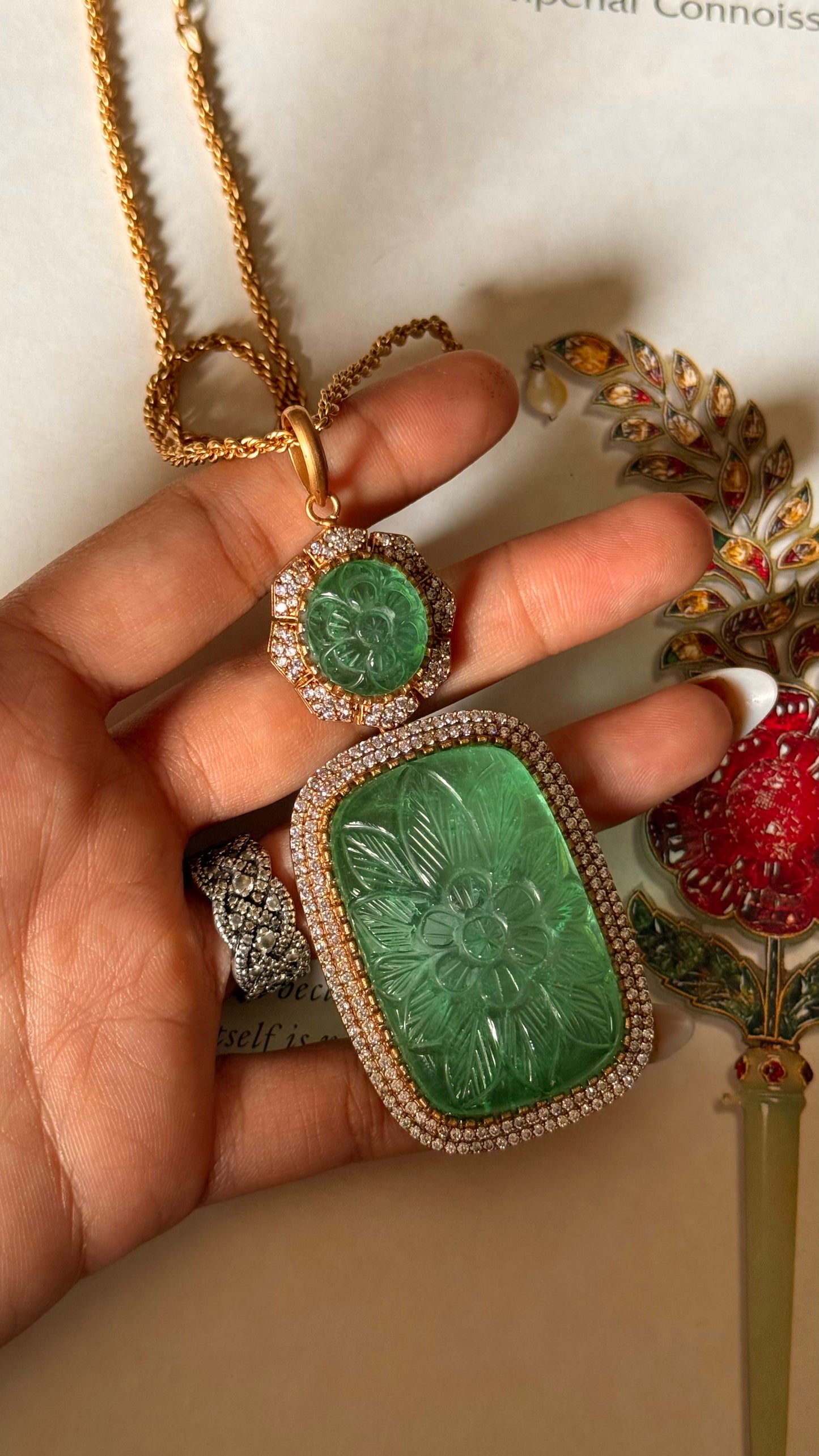 Mint carving doublet pendant set