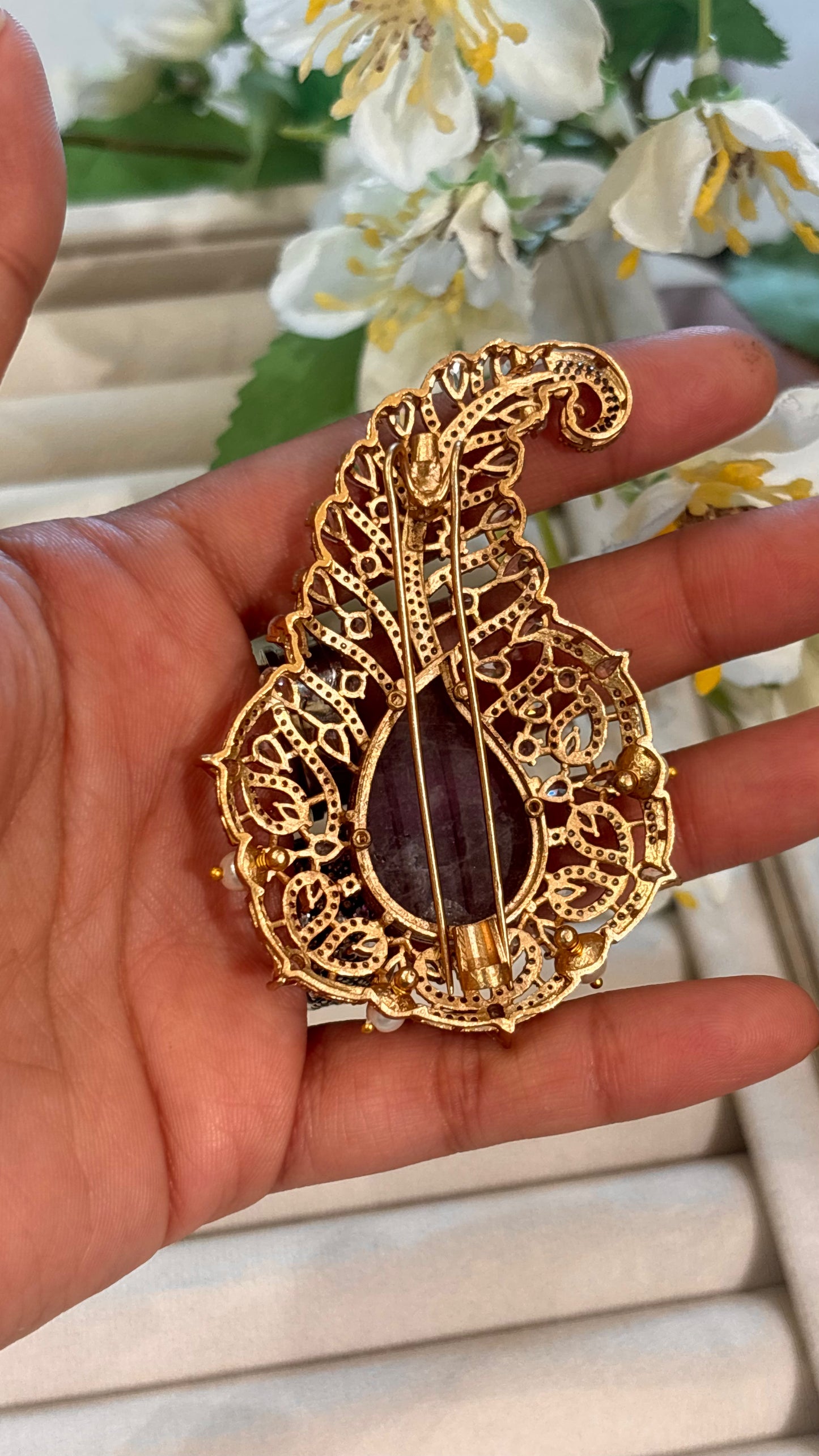 Tanzanite stone carved kalgi