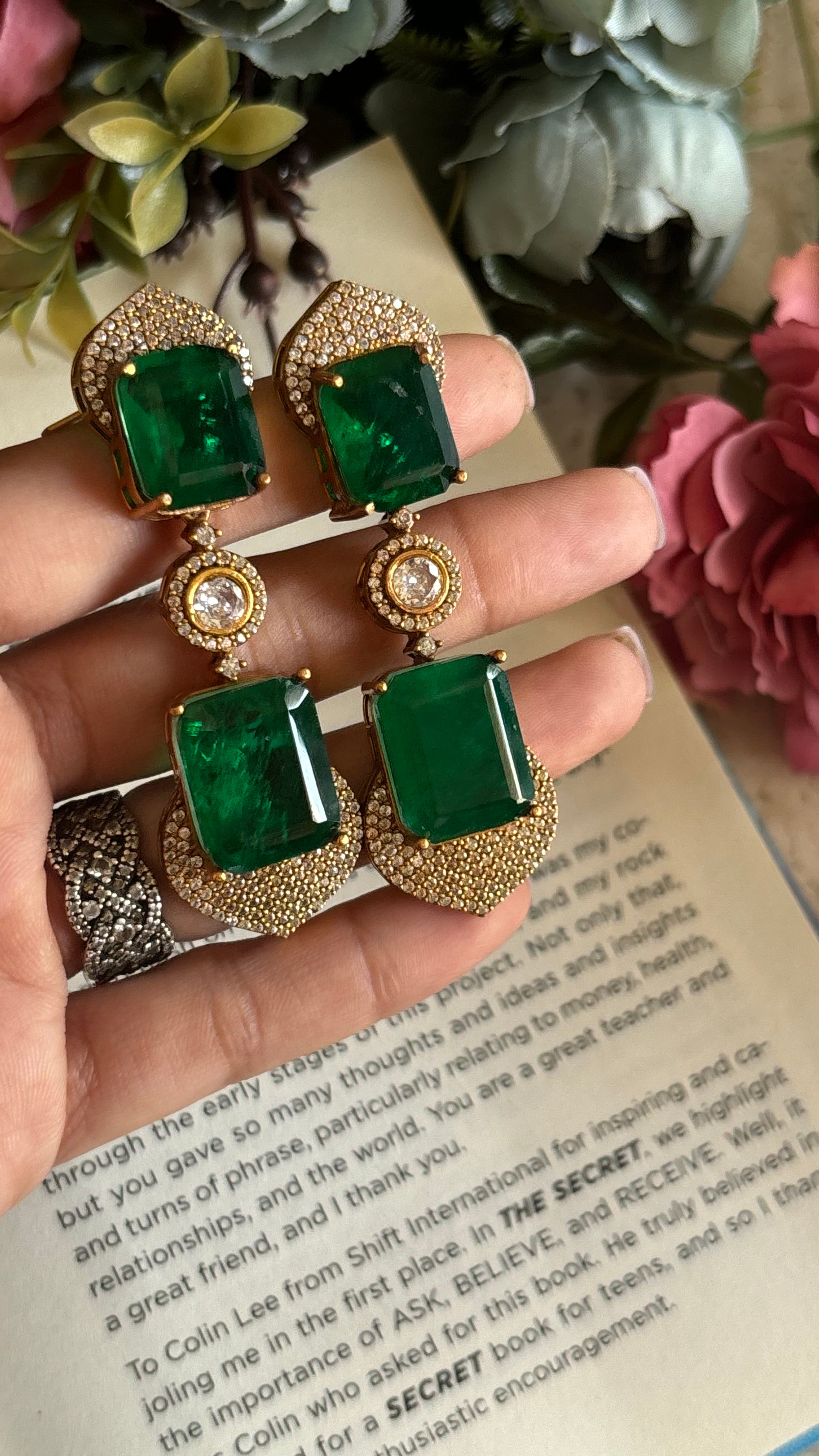 Emerald doublet pendant set