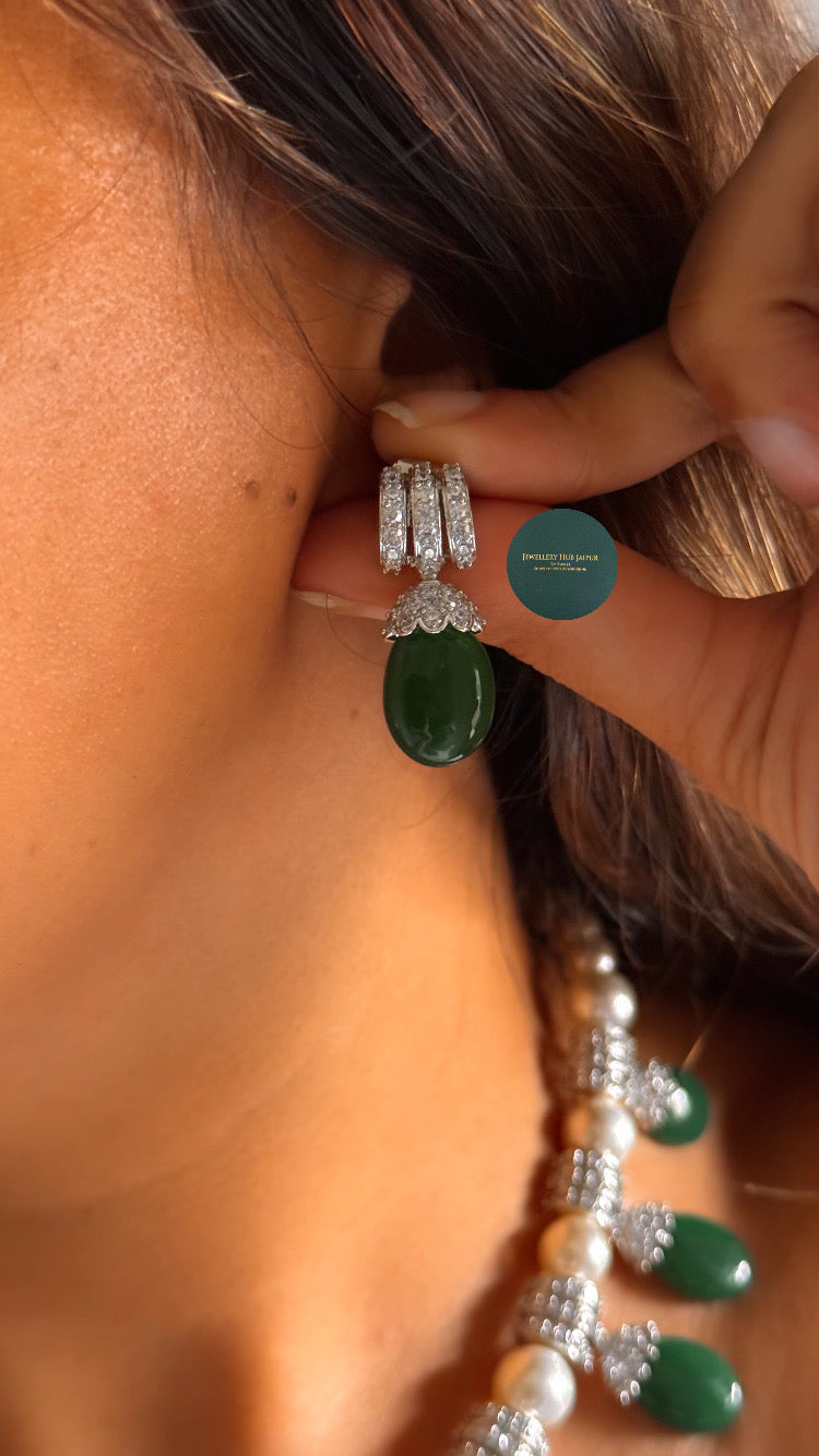 Emerald diamond & pearl collar set