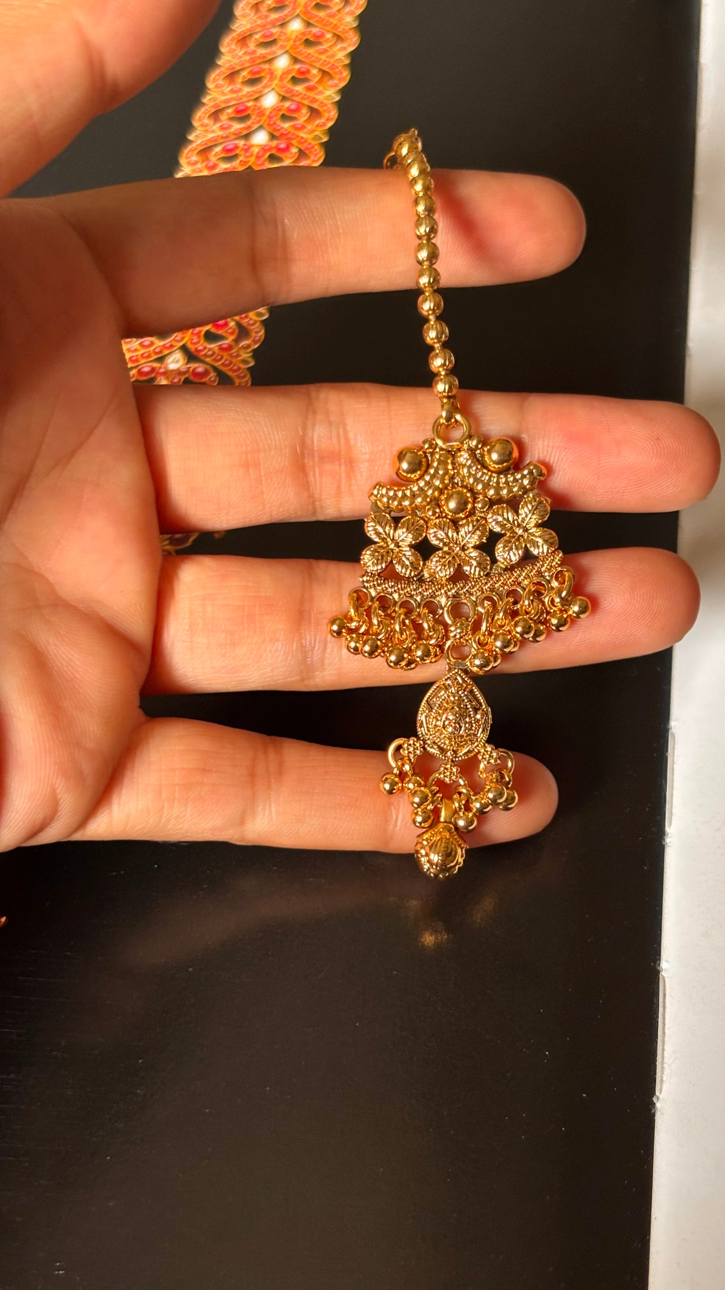 Gold rajwada nakashi Maangtika