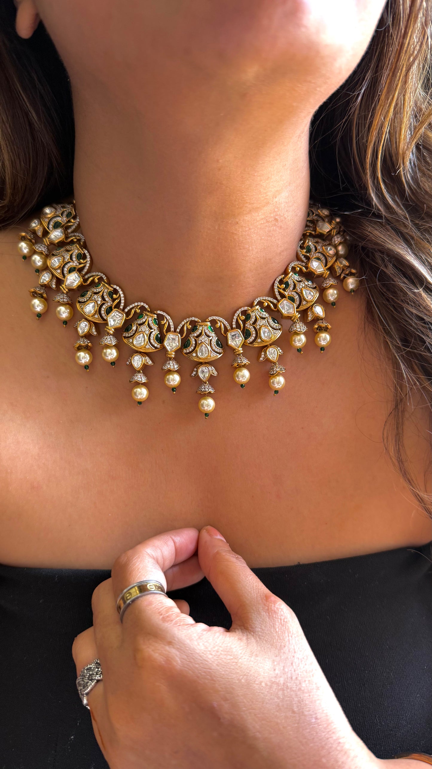 Emerald takkar polki victorian necklace with pearl detailing