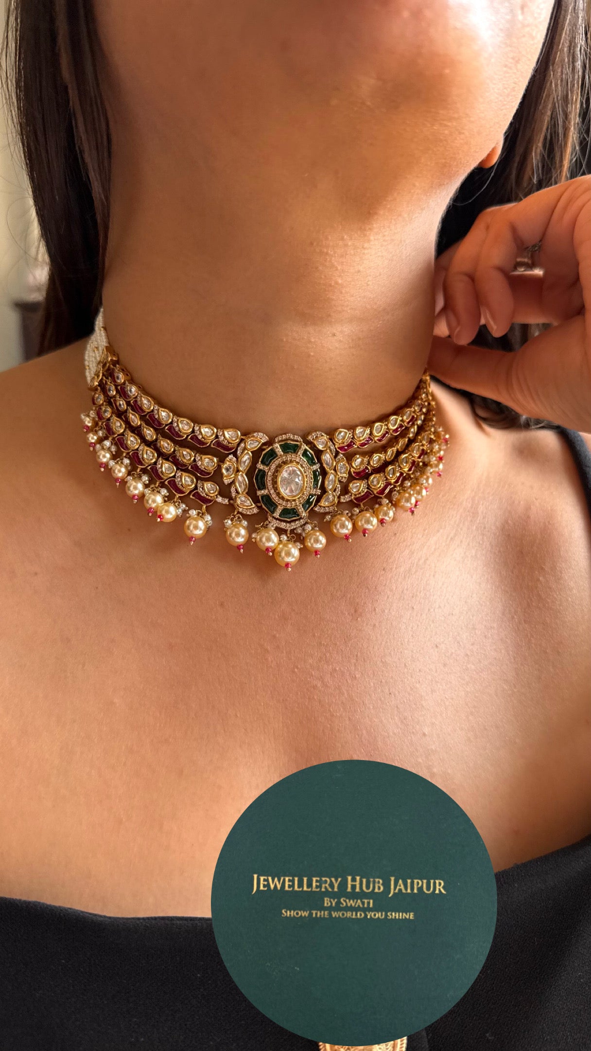 Rani pink with emerald pear detailing thread choker