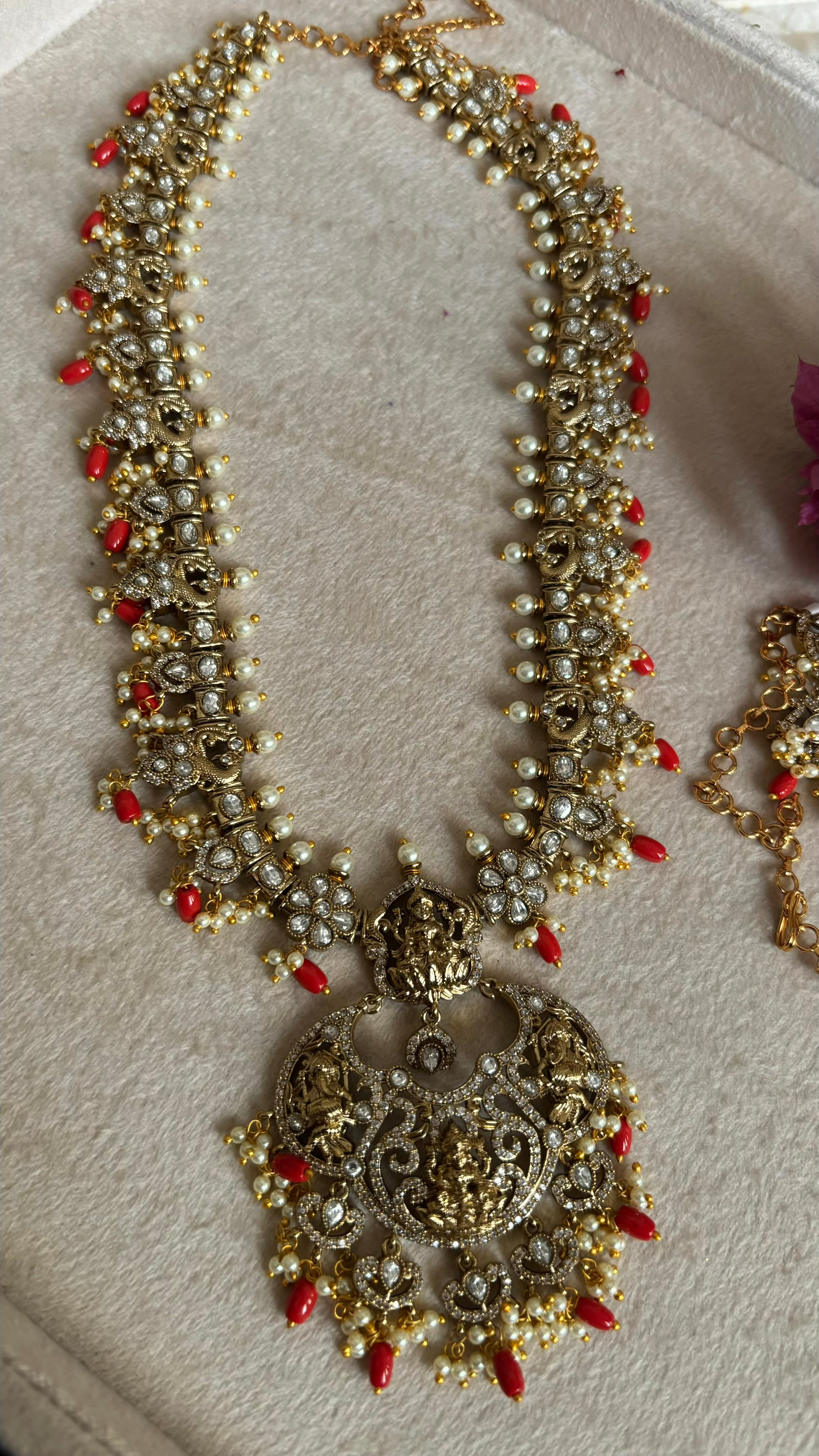 Temple jewellery with earrings