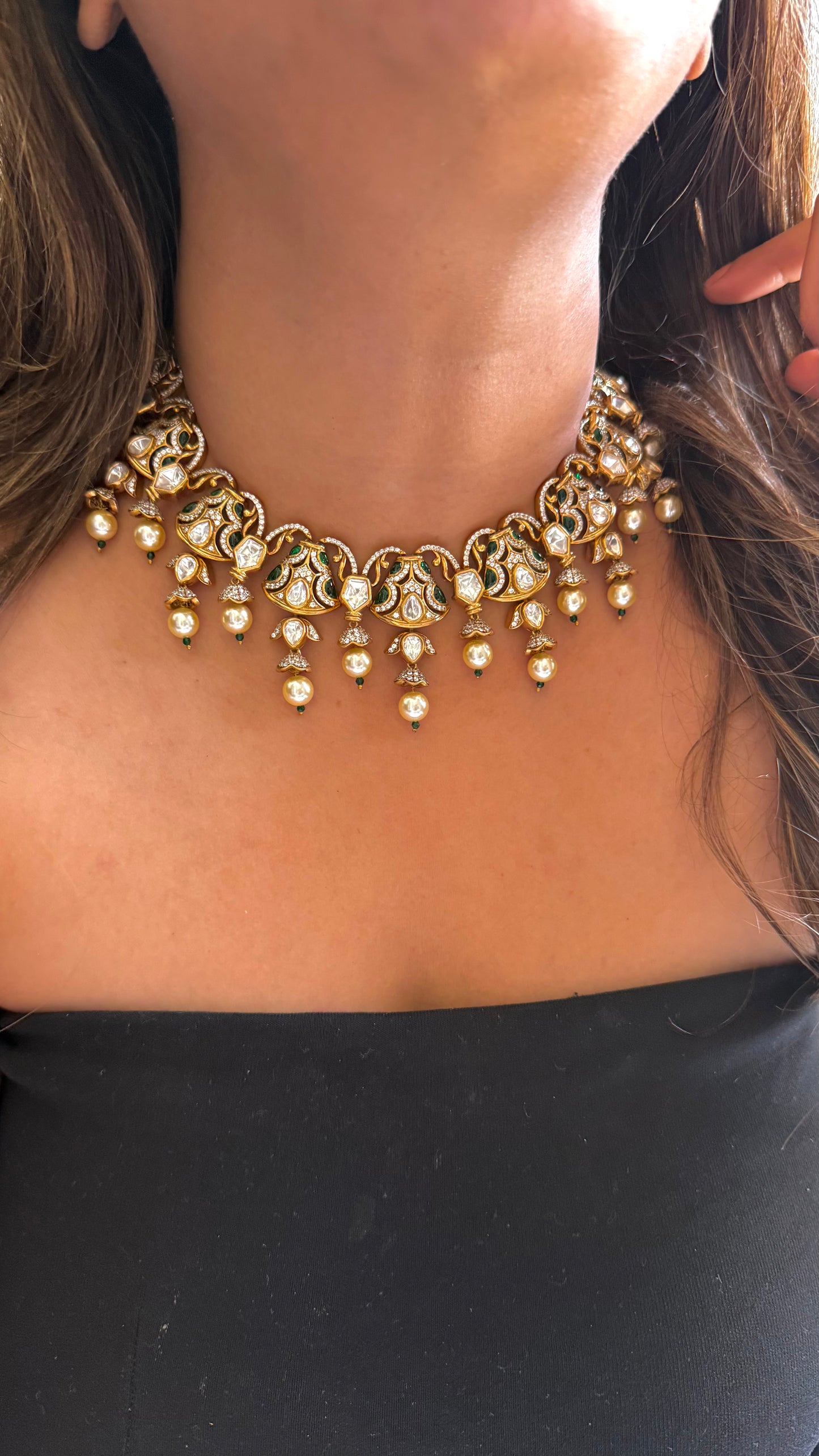 Emerald takkar polki victorian necklace with pearl detailing