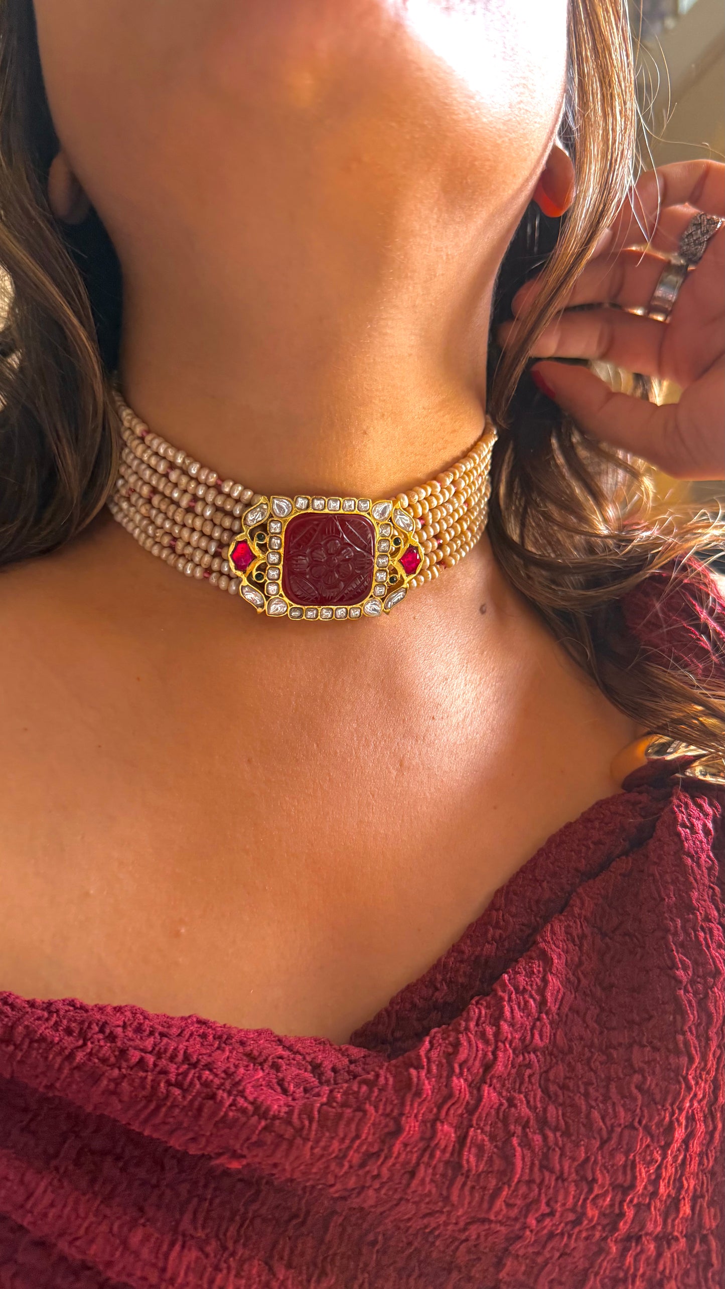 Carving stone Ruby choker necklace