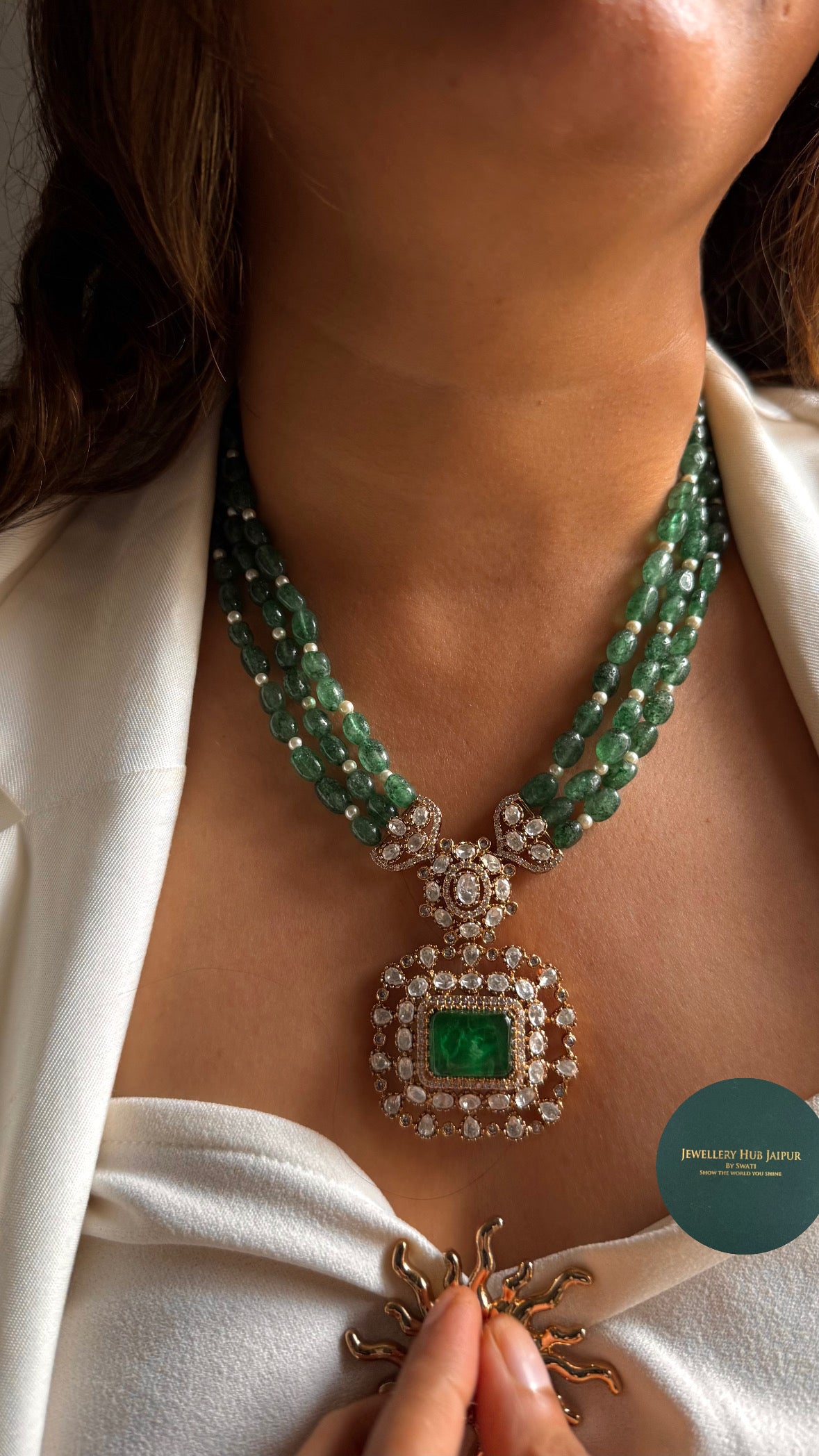 Emerald square pendant with pearl detailing collar Necklace