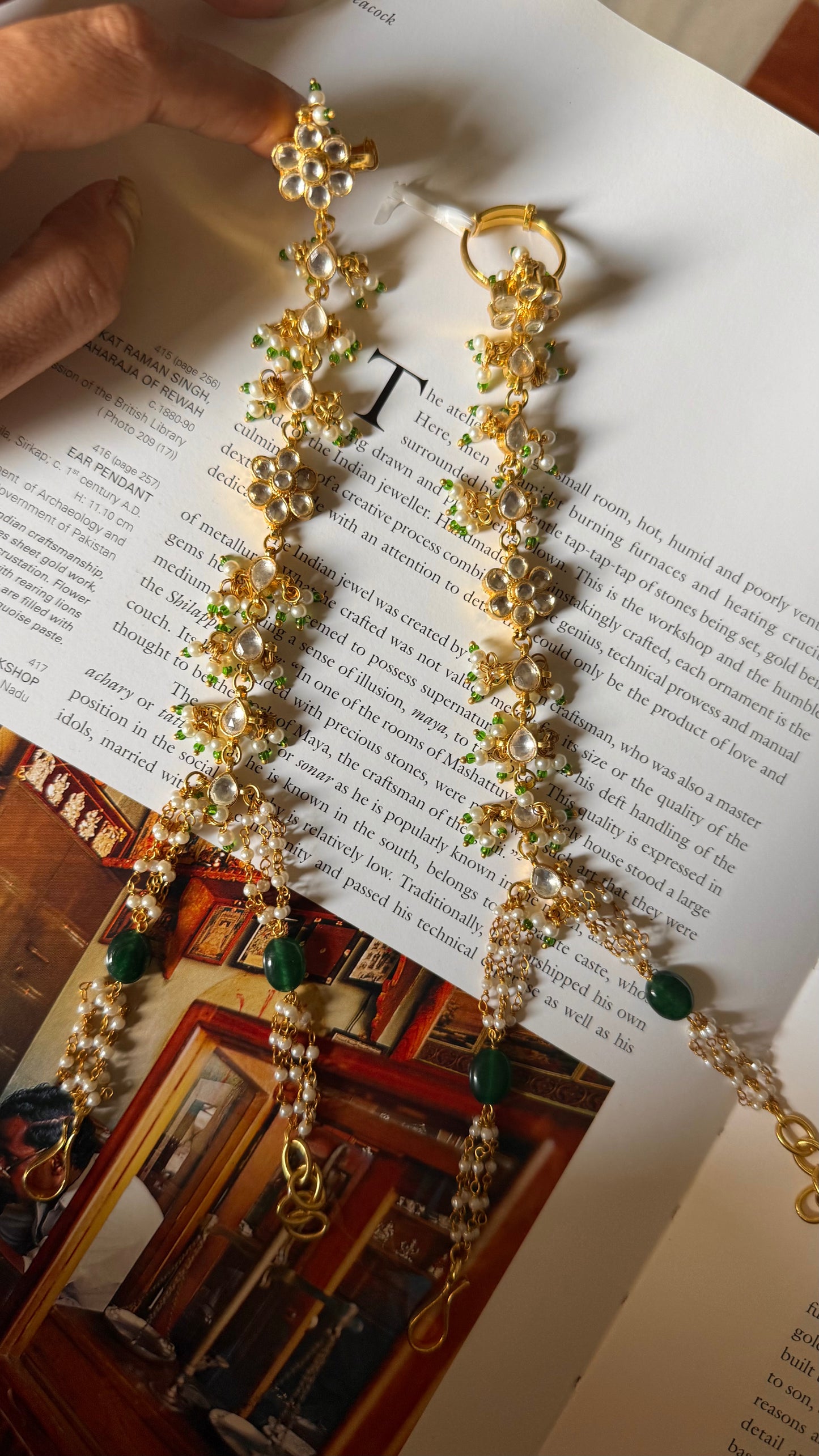 Paachi Emerald & kundan hath phool