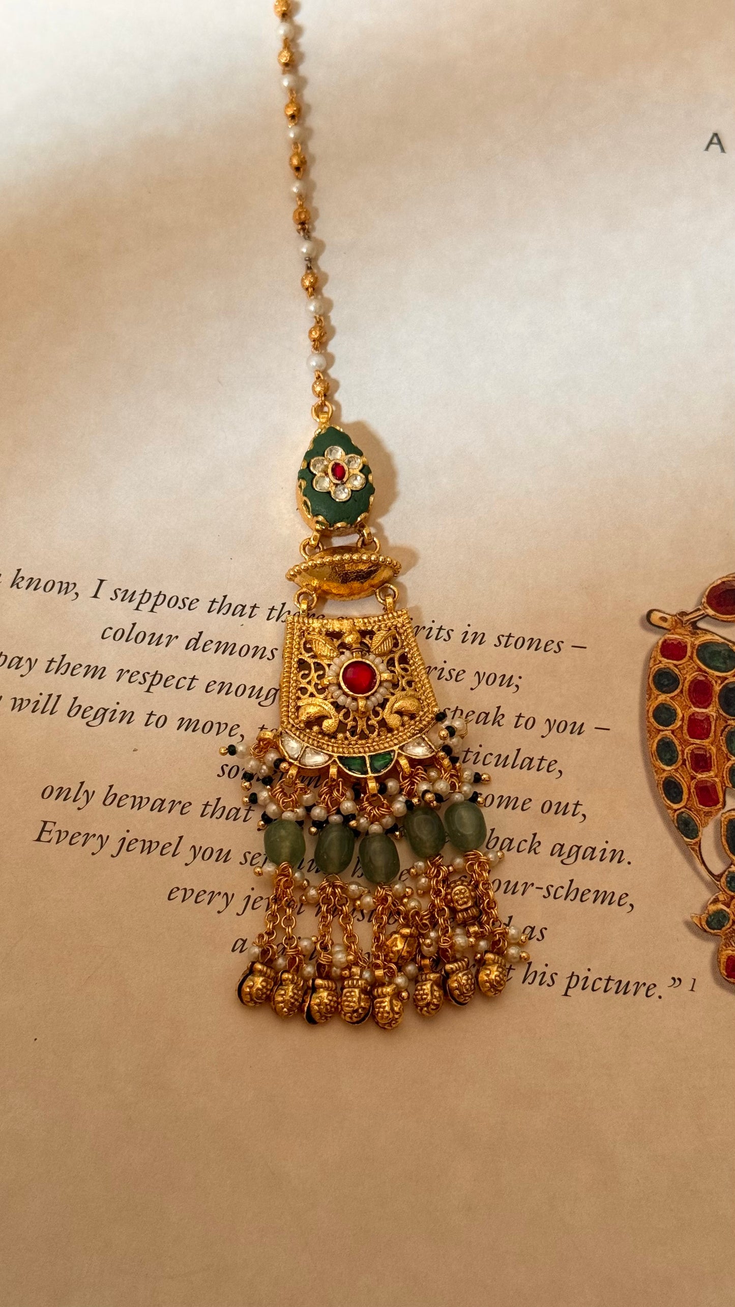 Mint inlay work & rani pink rajwada maangtika