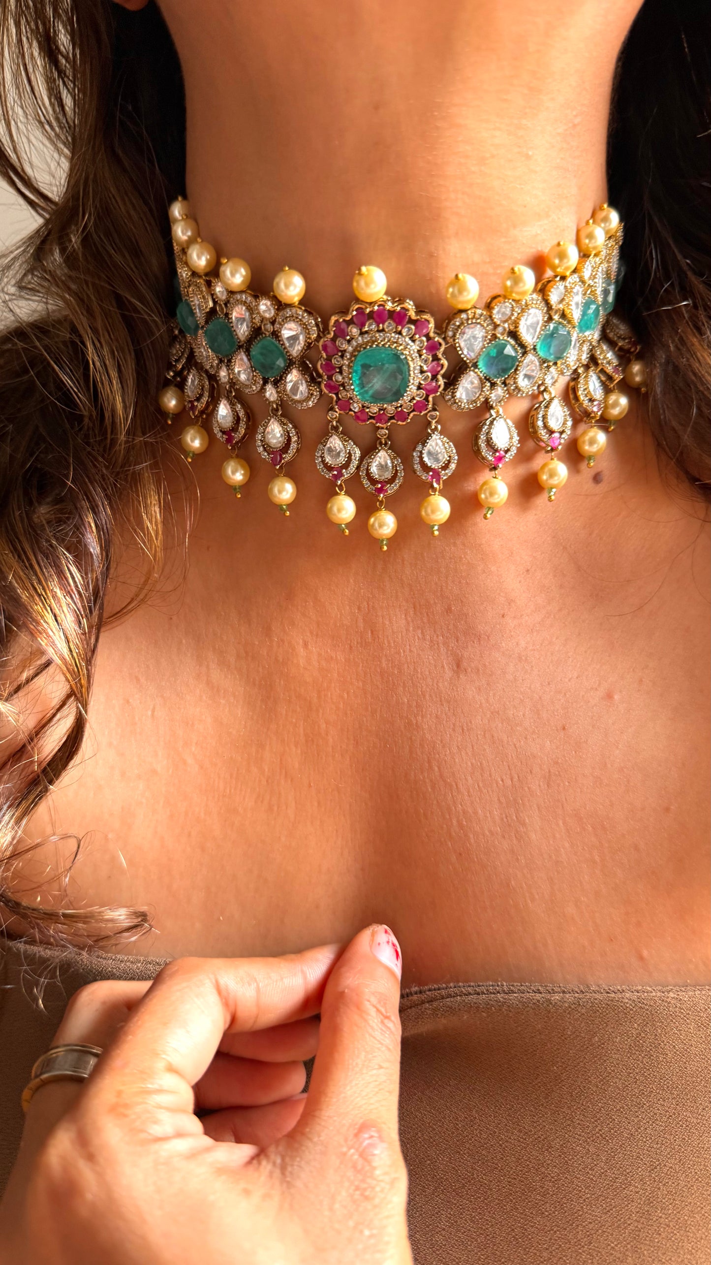 Turquoise & rani pink choker necklace with pearl detailing
