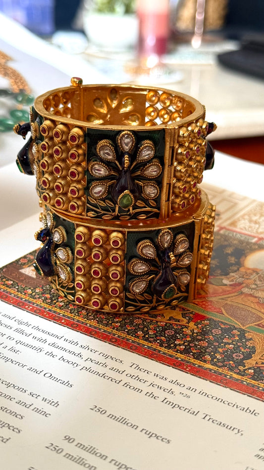 Peacock design emerald & rani pink rajwada openable bangle