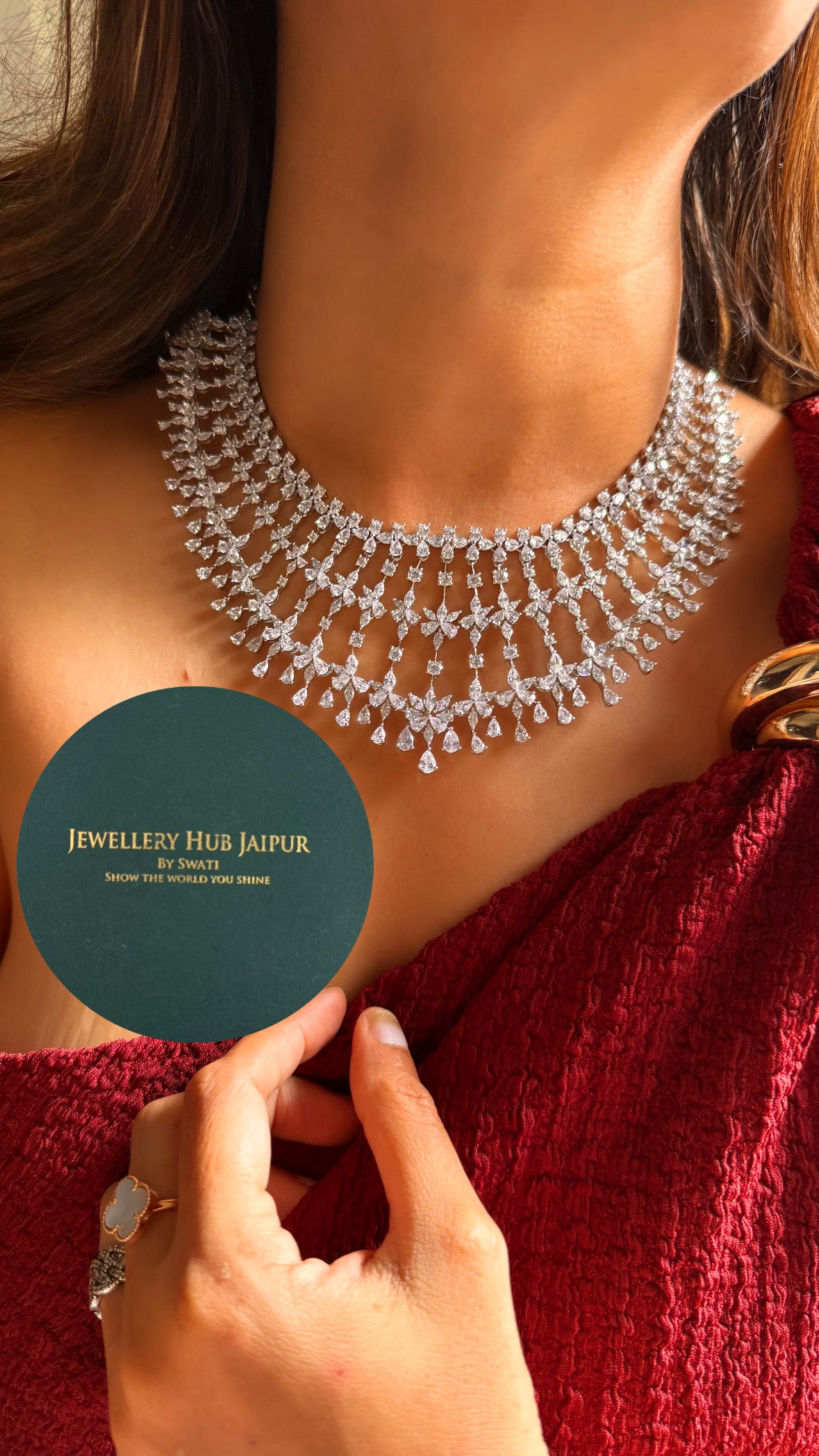 Queen’s legacy inspired diamond collar set (silver)