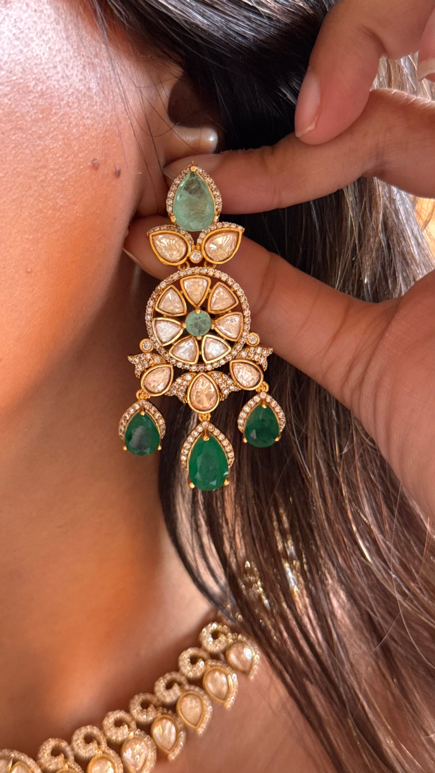 Emerald & mint doublet stone with peeli polki collar Necklace