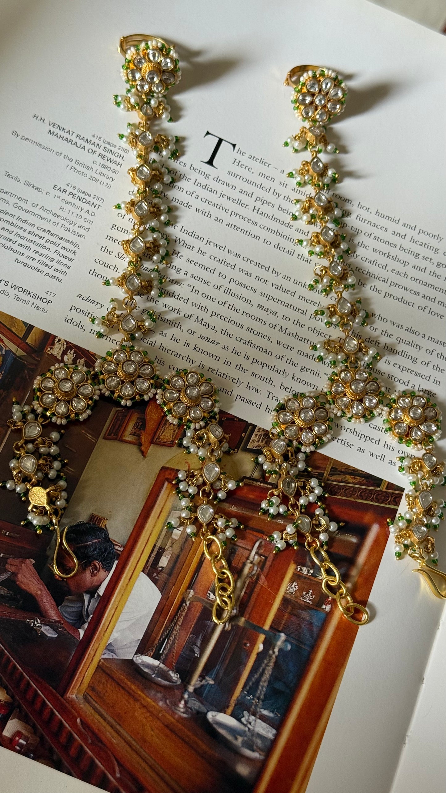 Floral paachi kundan hath phool