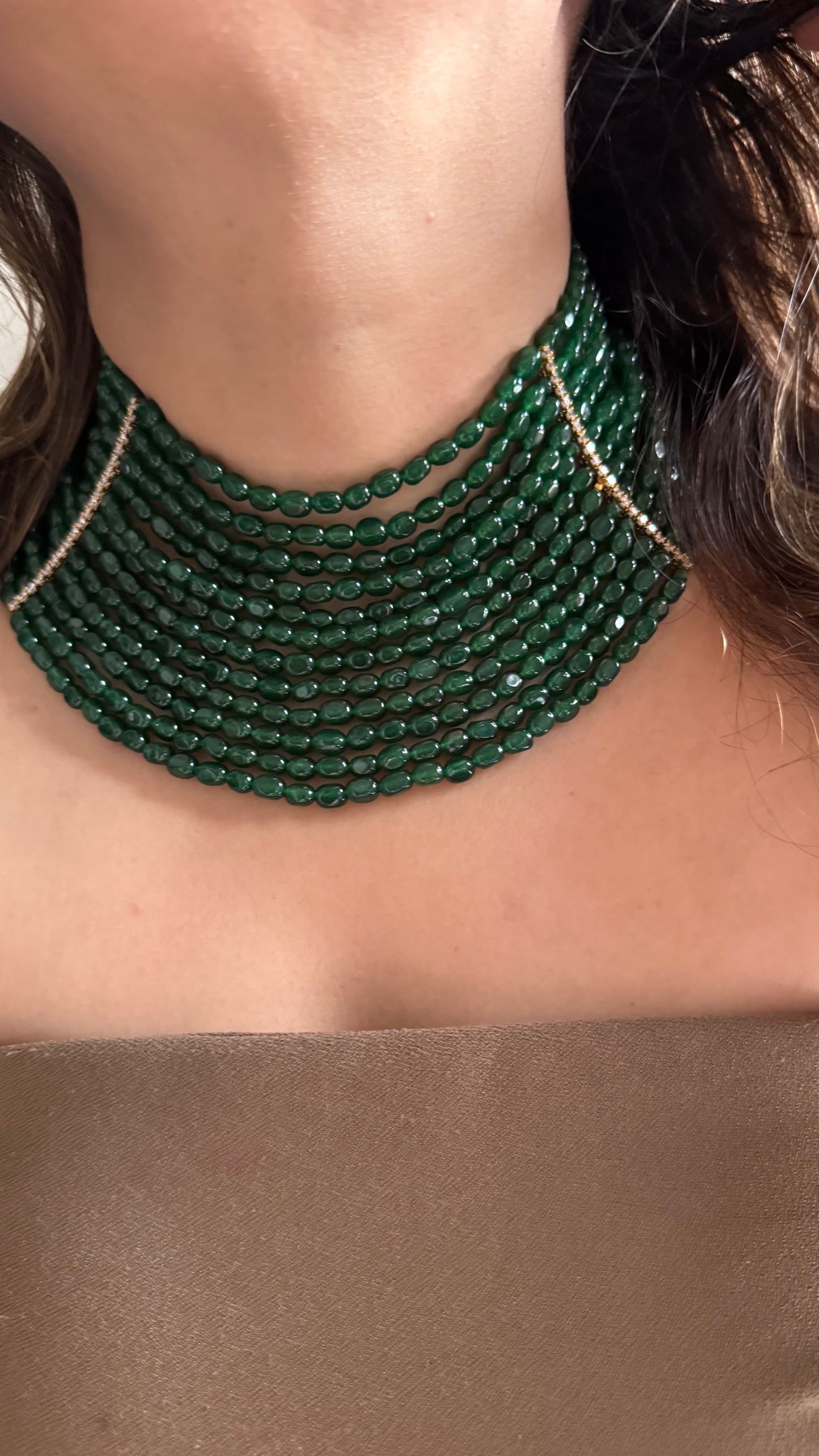 Emerald string statement choker