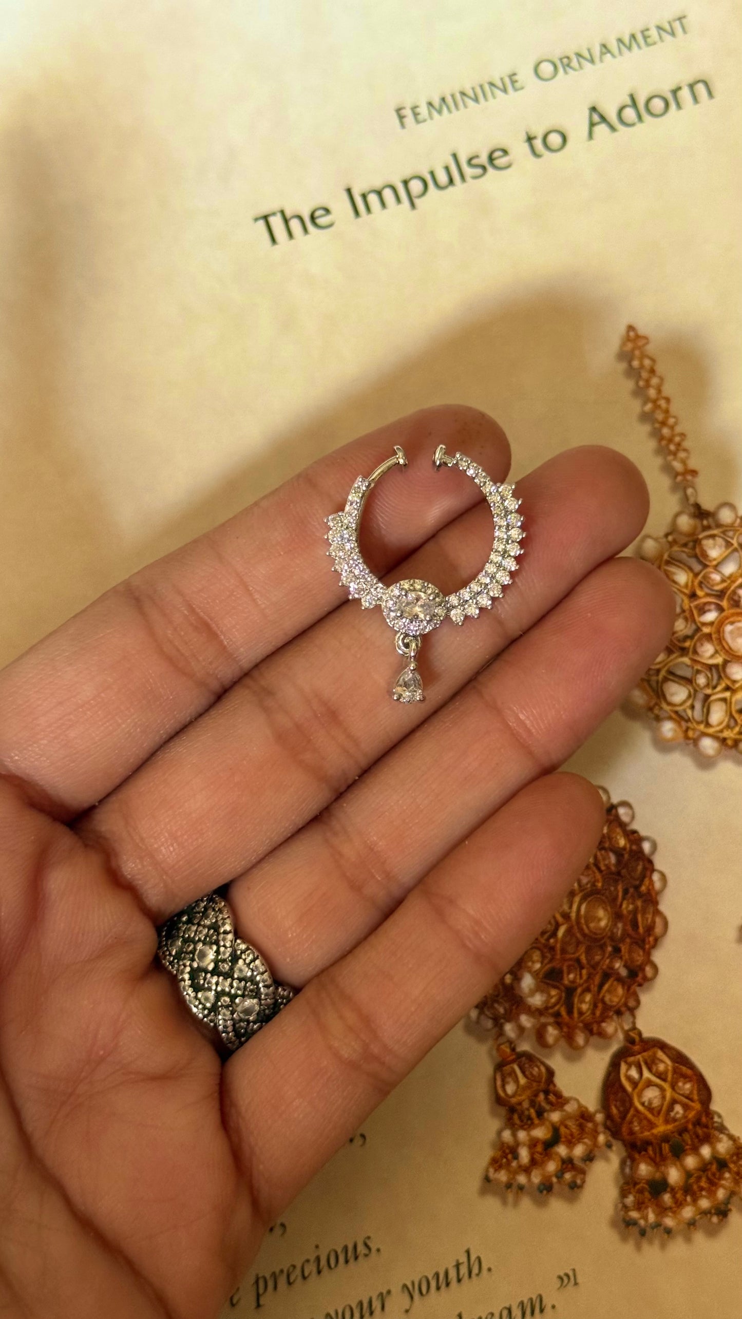 Minimal cz diamond nath