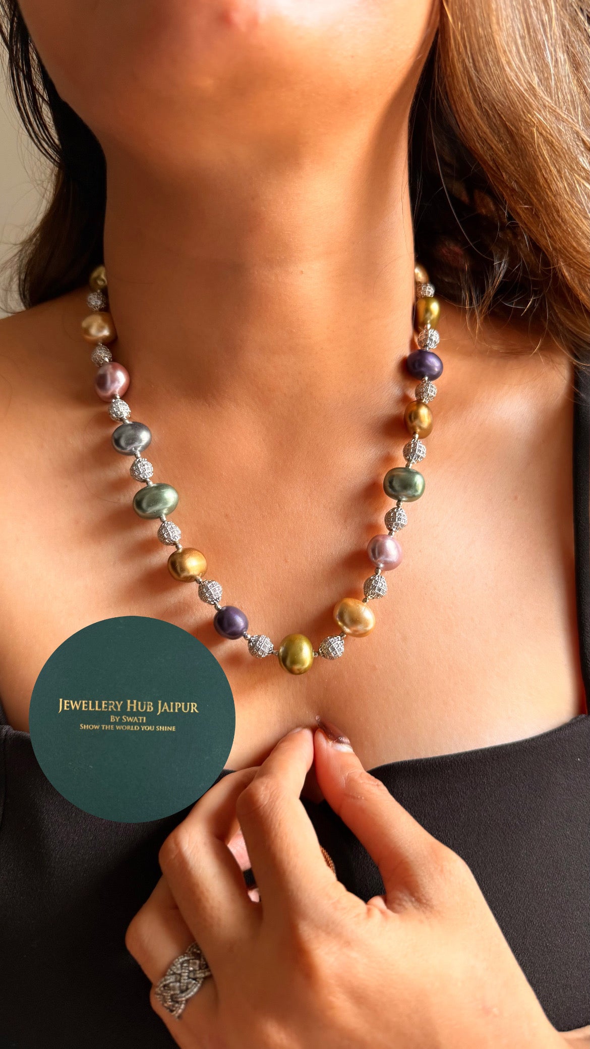 Champagne colours statement, string