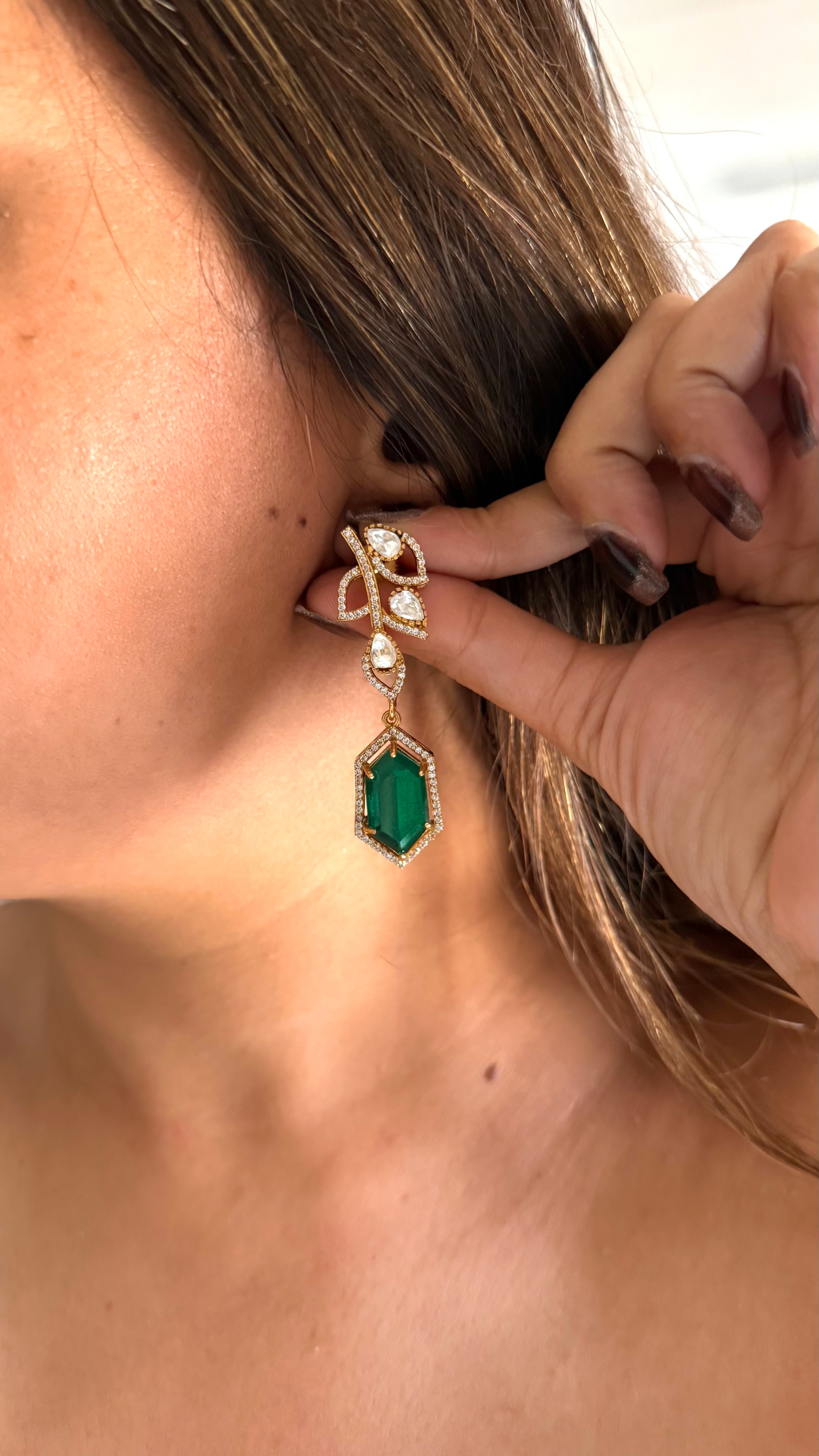 Emerald doublet Moissanite Polki leaves designer choker