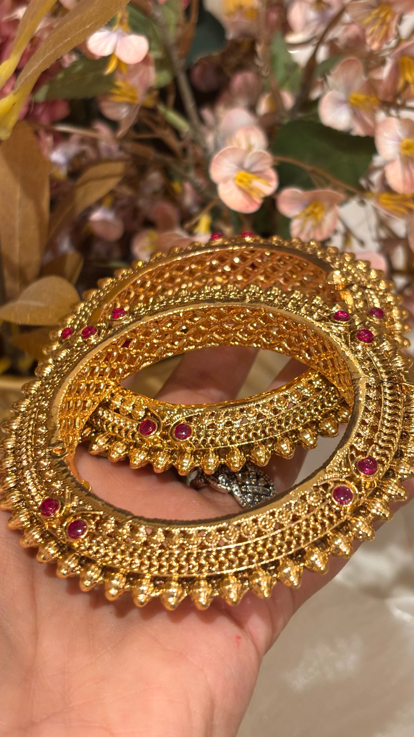 Ruby embedded rajwadi bangdi