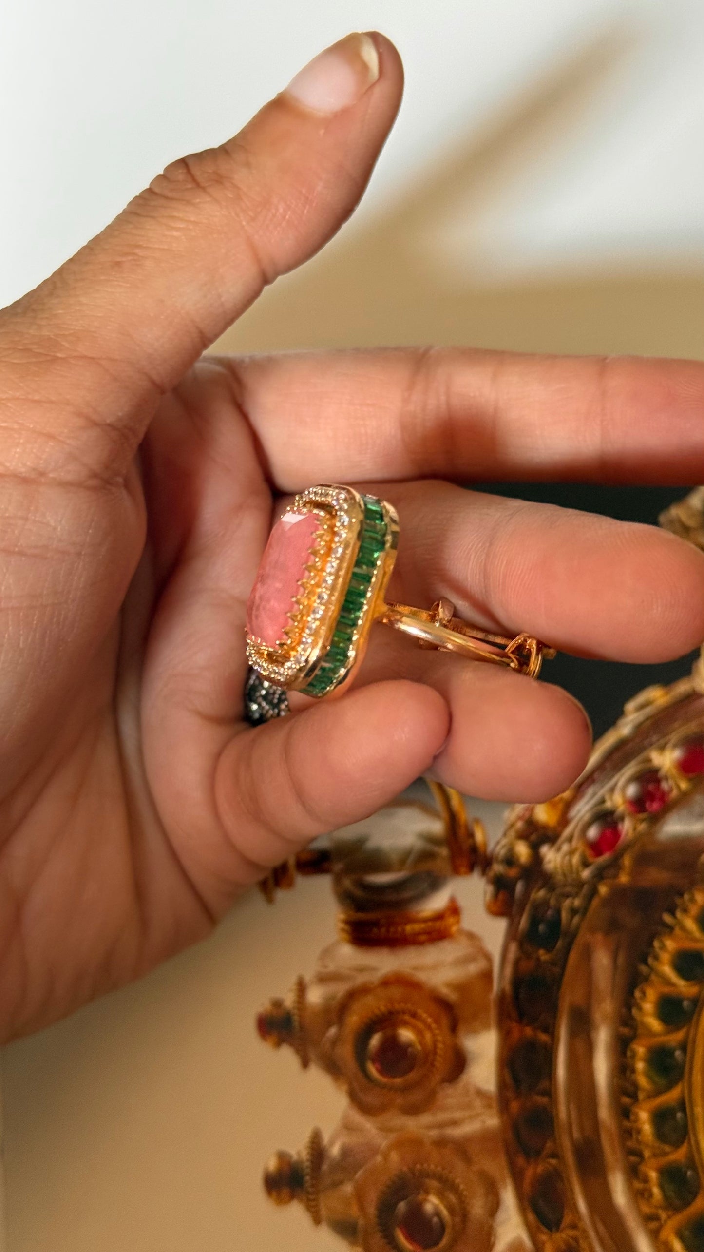 Rose quartz doublet & emerald adjustable ring