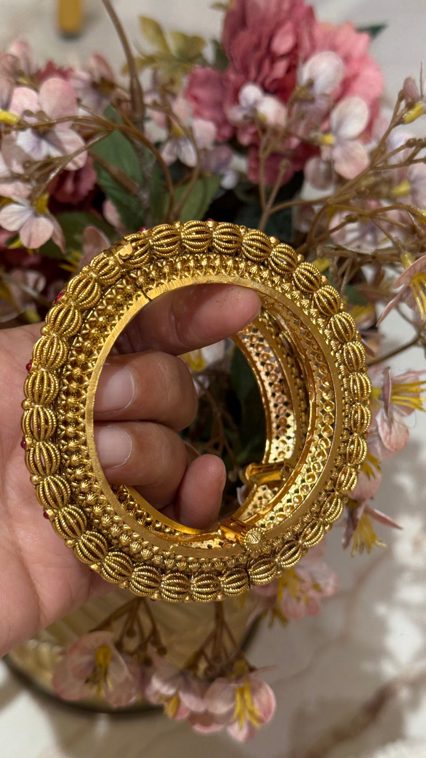 Ruby knot style rajwadi bangdi