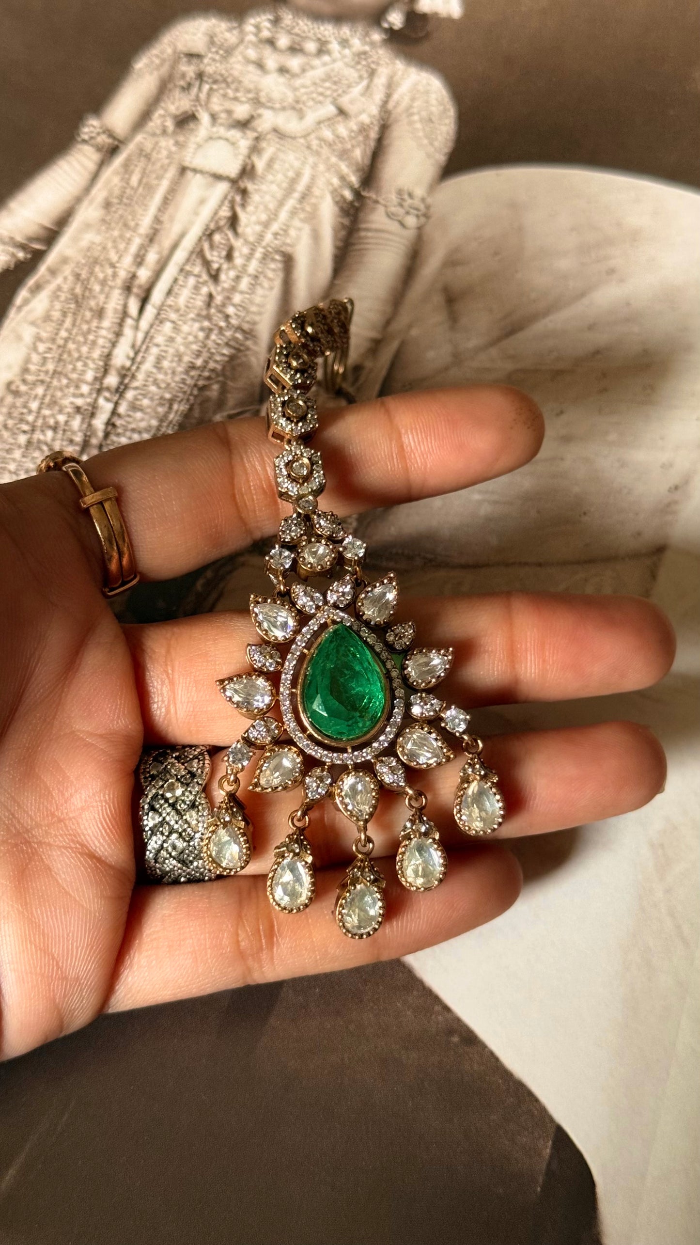 Emerald doublet moissanite polki victorian maangtika