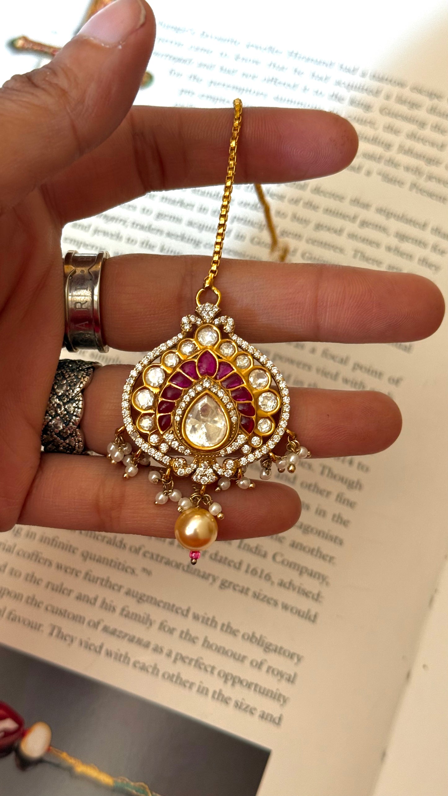 Ruby takkar work maangtika