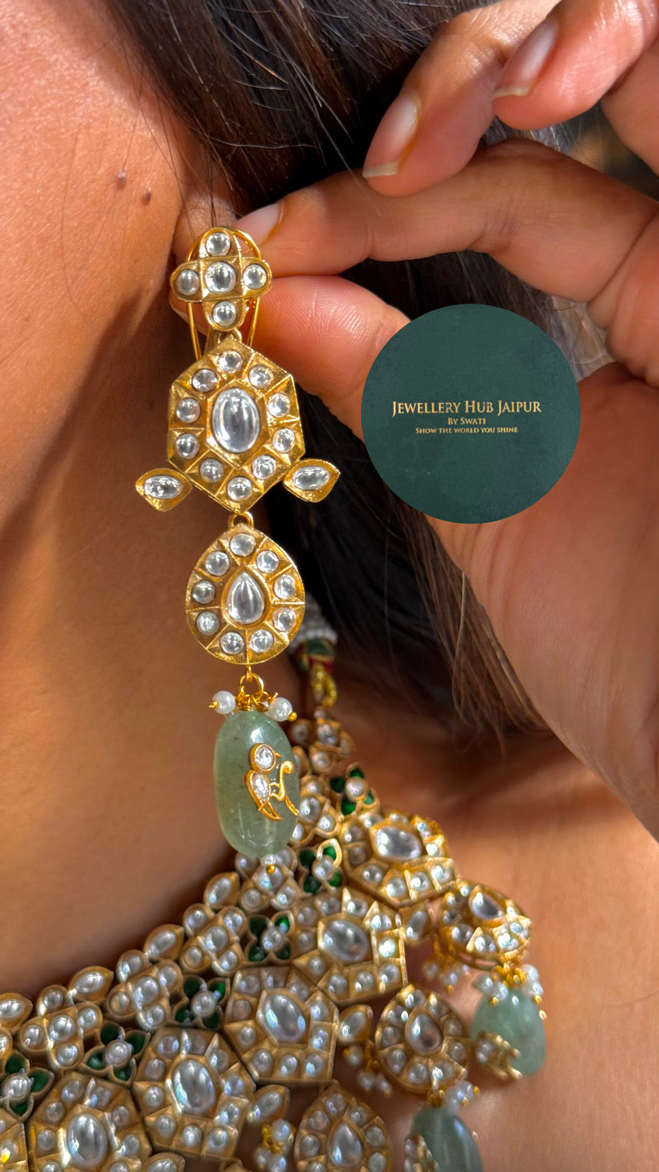 Emerald & mint paachi style collar necklace