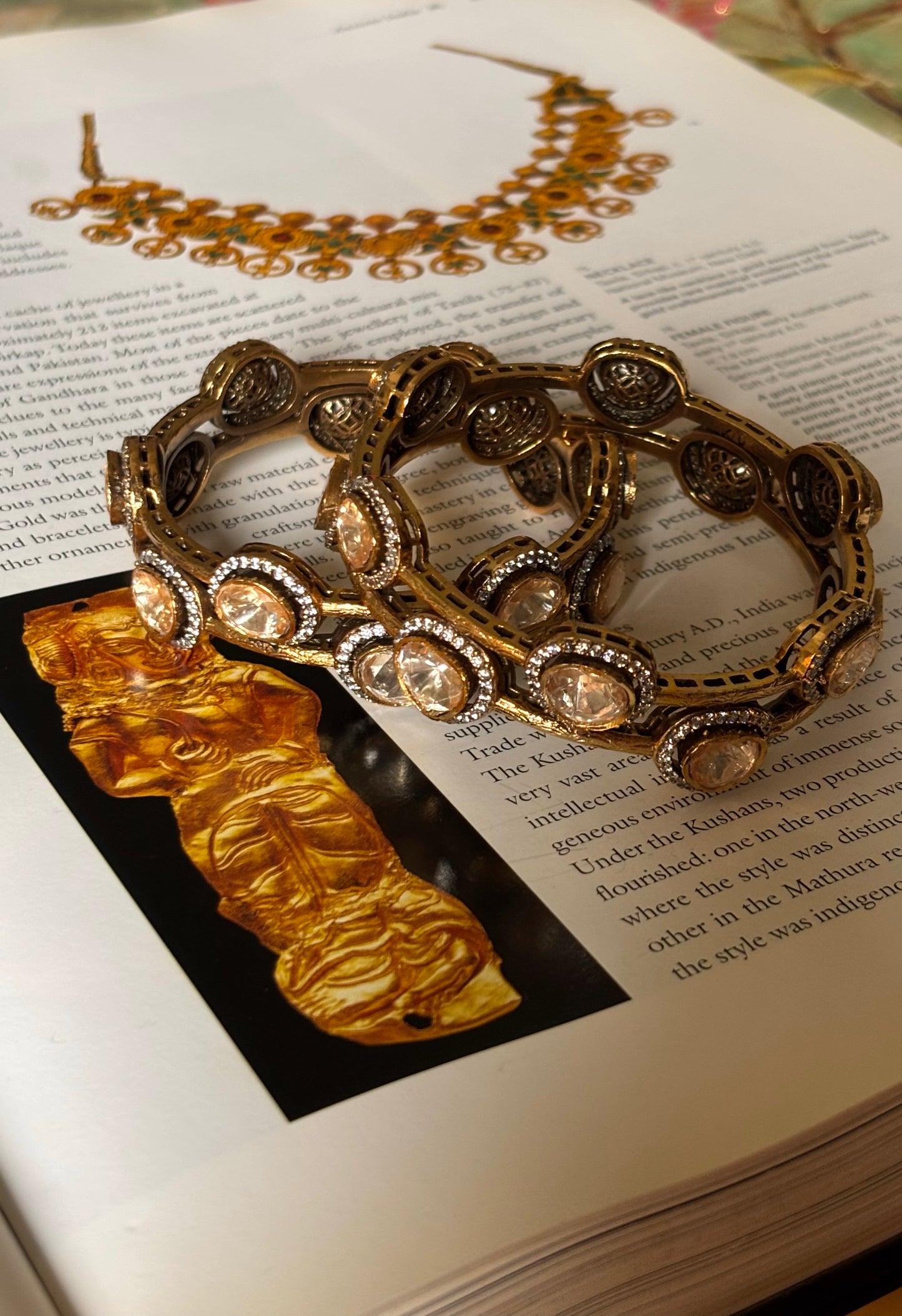 Uncut peeli polki Bangles
